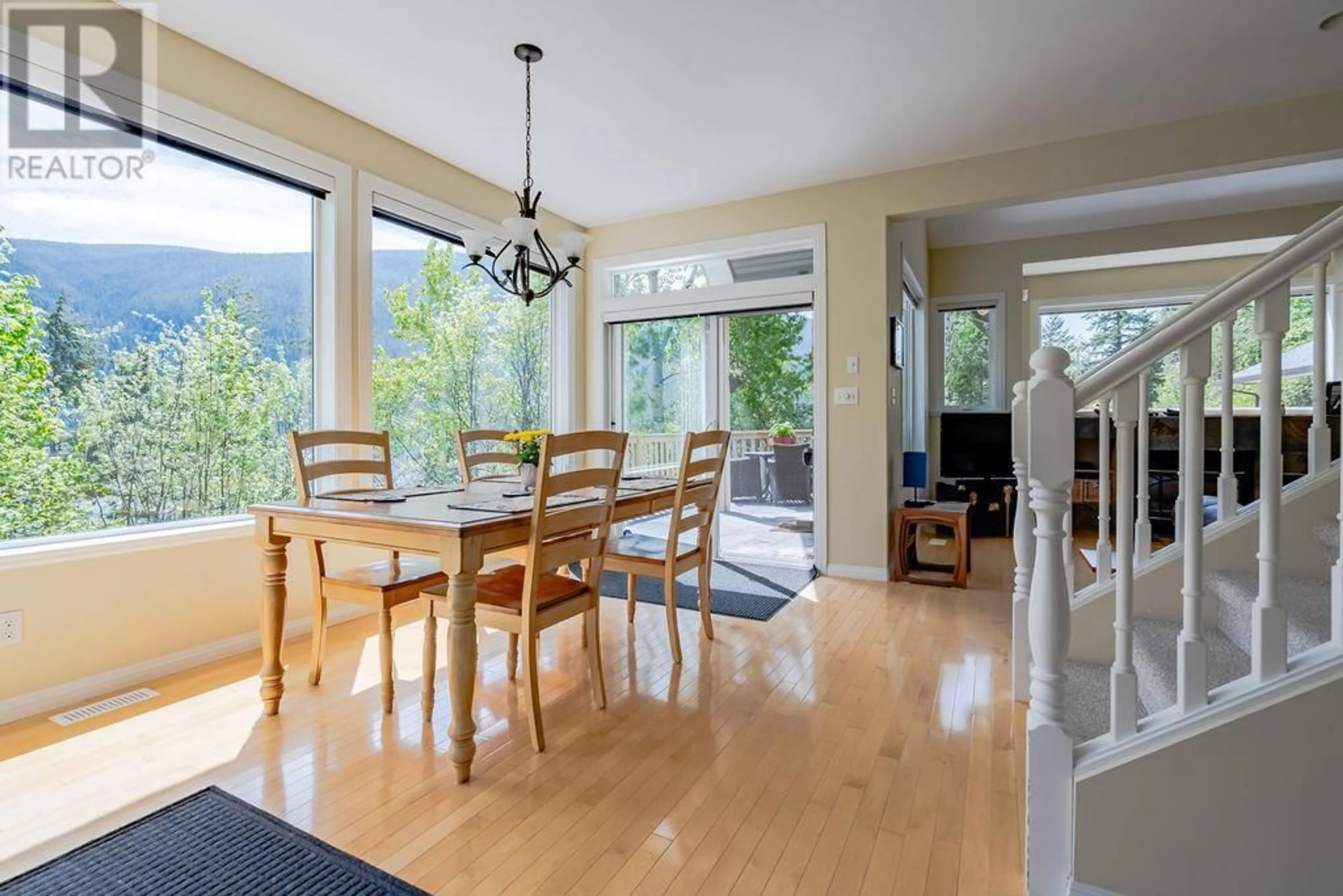 Dining room, wood/laminate floor for 3404 BODARD ROAD, Nelson British Columbia V1L6T3