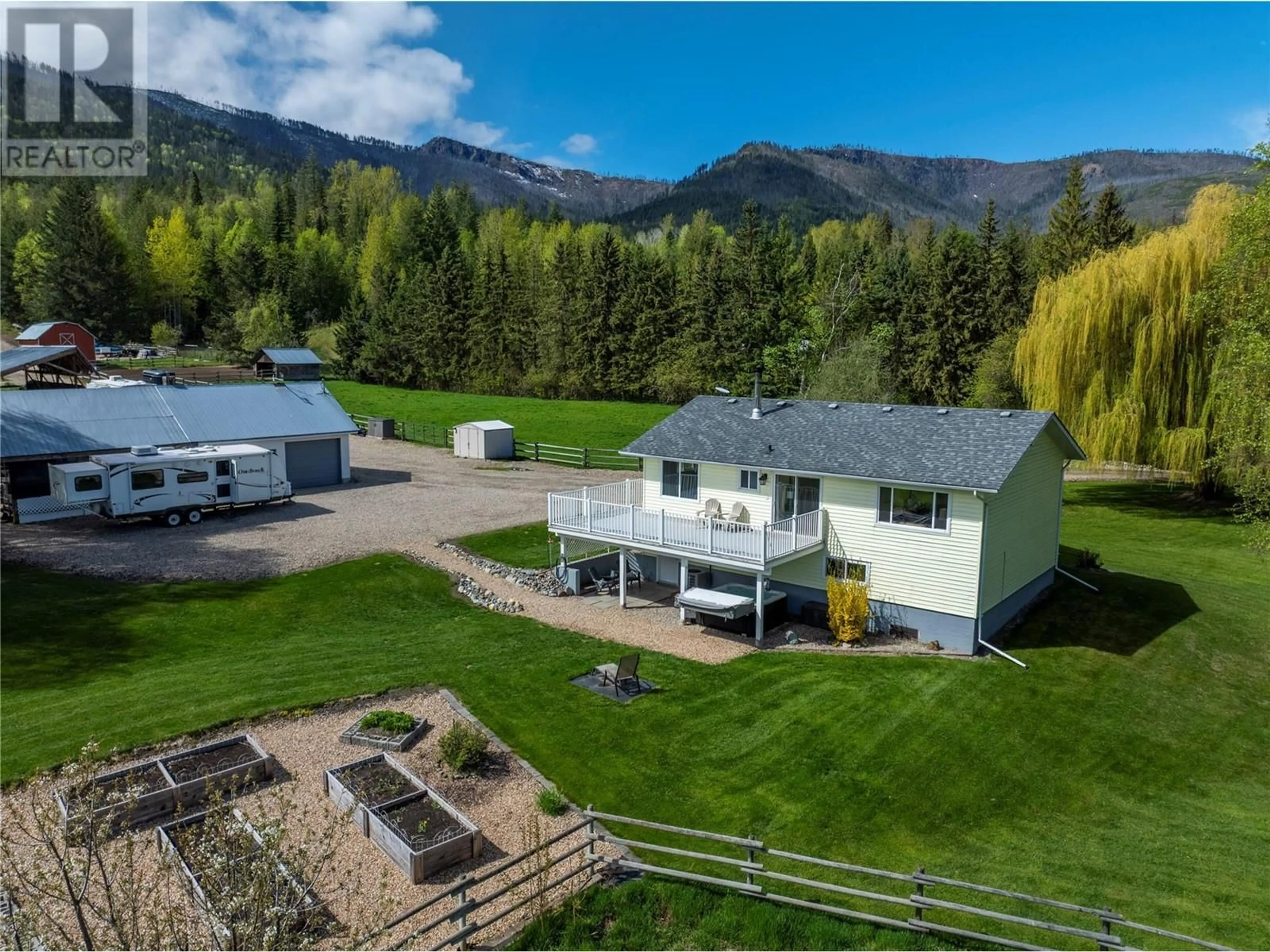 A pic from outside/outdoor area/front of a property/back of a property/a pic from drone, mountain view for 1706 TAYLOR ROAD, Sorrento British Columbia V0E2W1