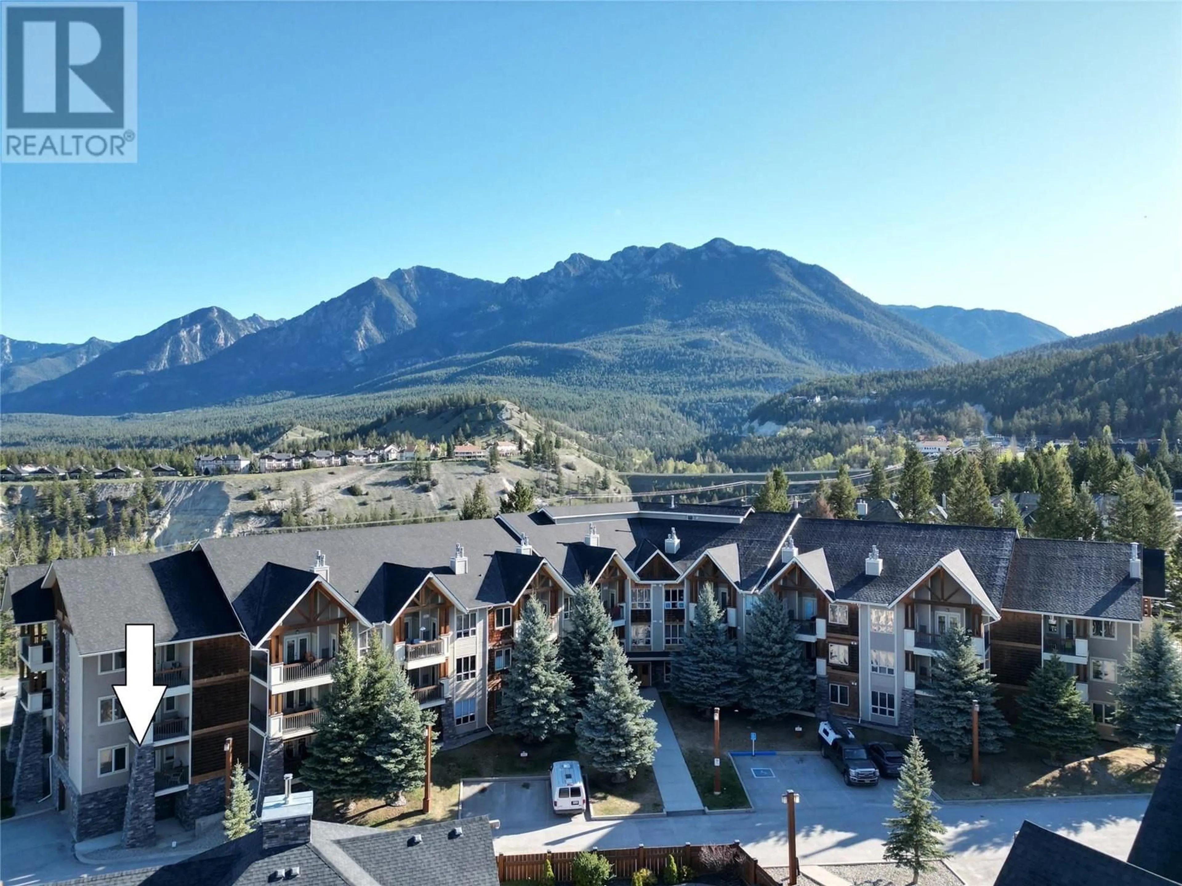 A pic from outside/outdoor area/front of a property/back of a property/a pic from drone, mountain view for 1101 - 7495 COLUMBIA AVENUE, Radium Hot Springs British Columbia V0A1M0