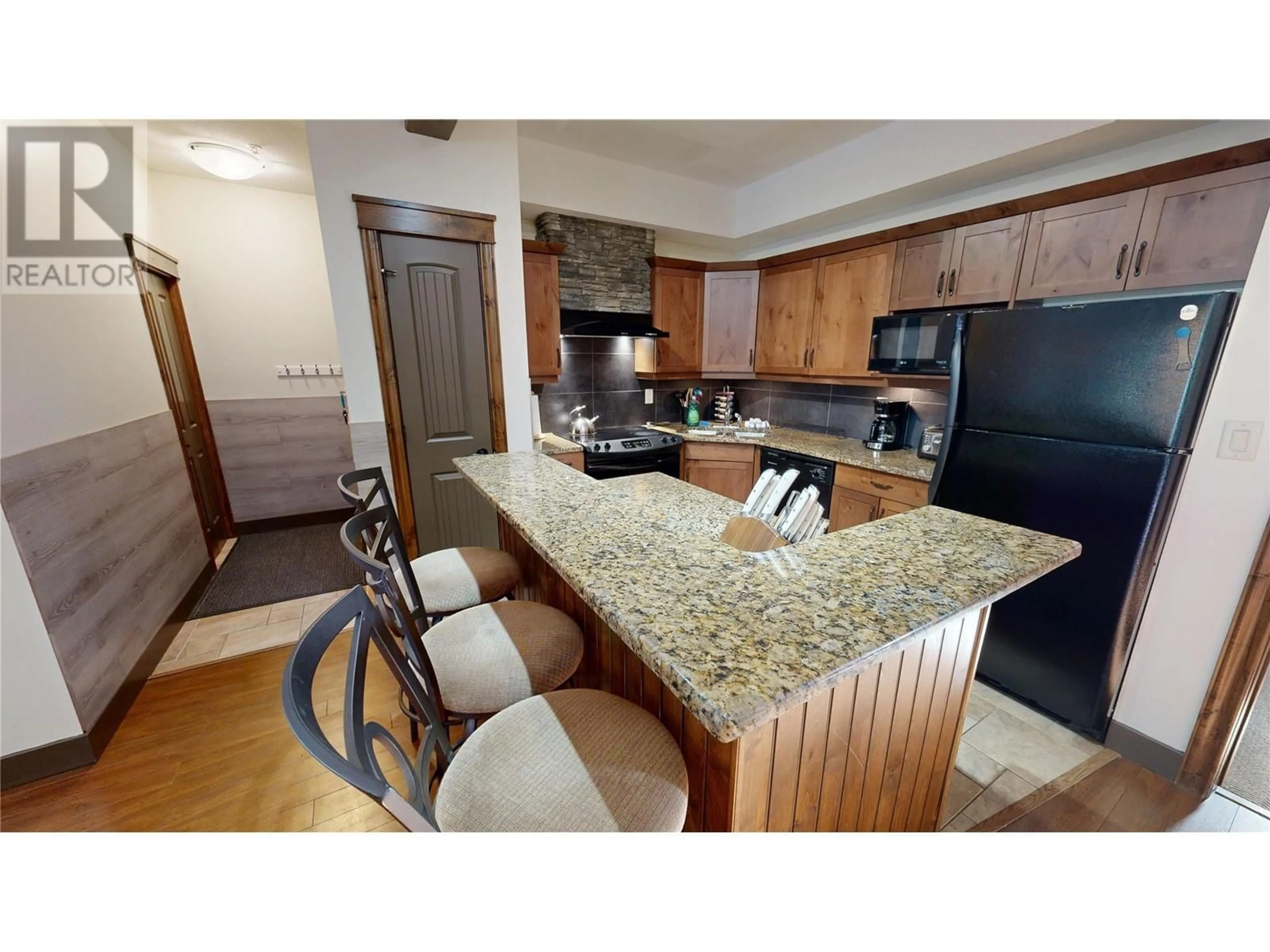 Open concept kitchen, unknown for 1101 - 7495 COLUMBIA AVENUE, Radium Hot Springs British Columbia V0A1M0