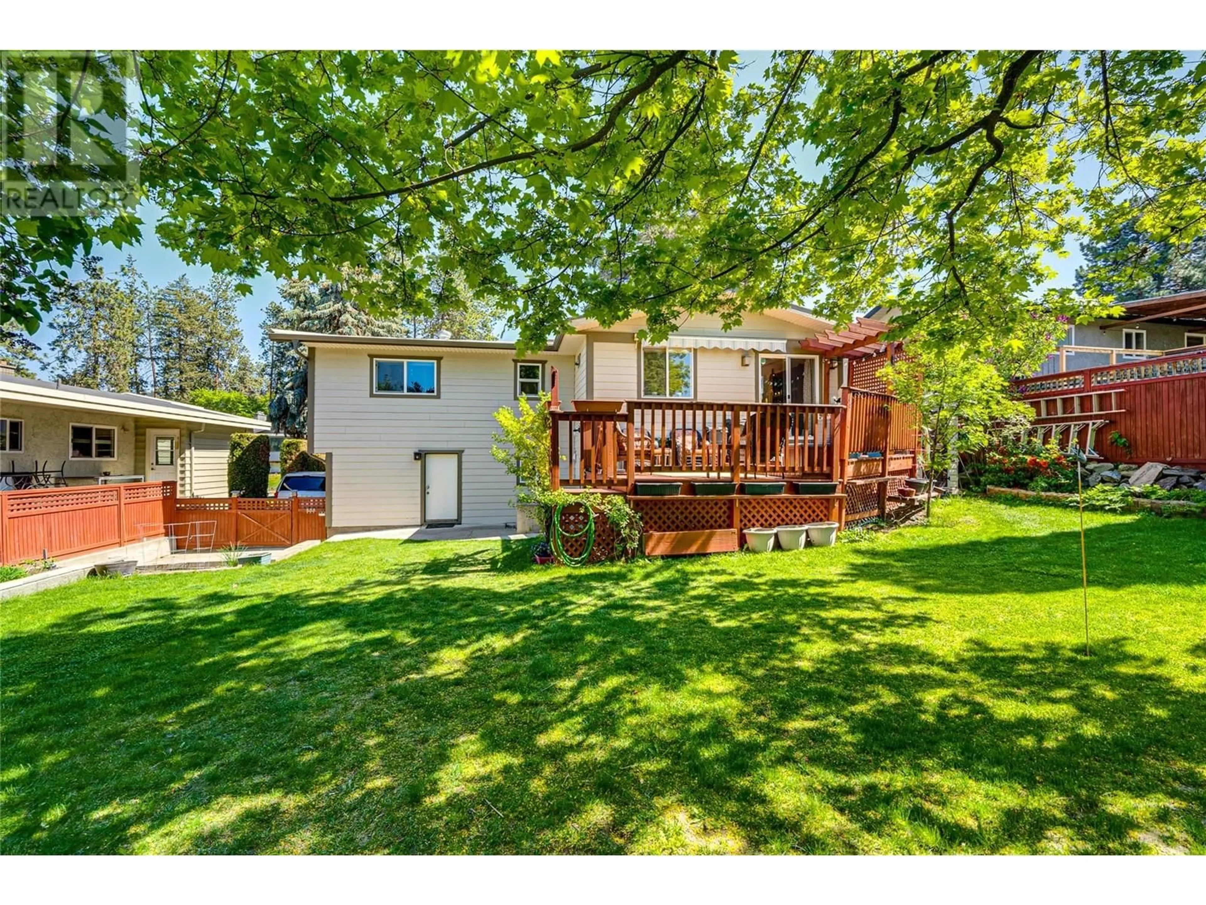A pic from outside/outdoor area/front of a property/back of a property/a pic from drone, unknown for 3908 17 STREET, Vernon British Columbia V1T8A4