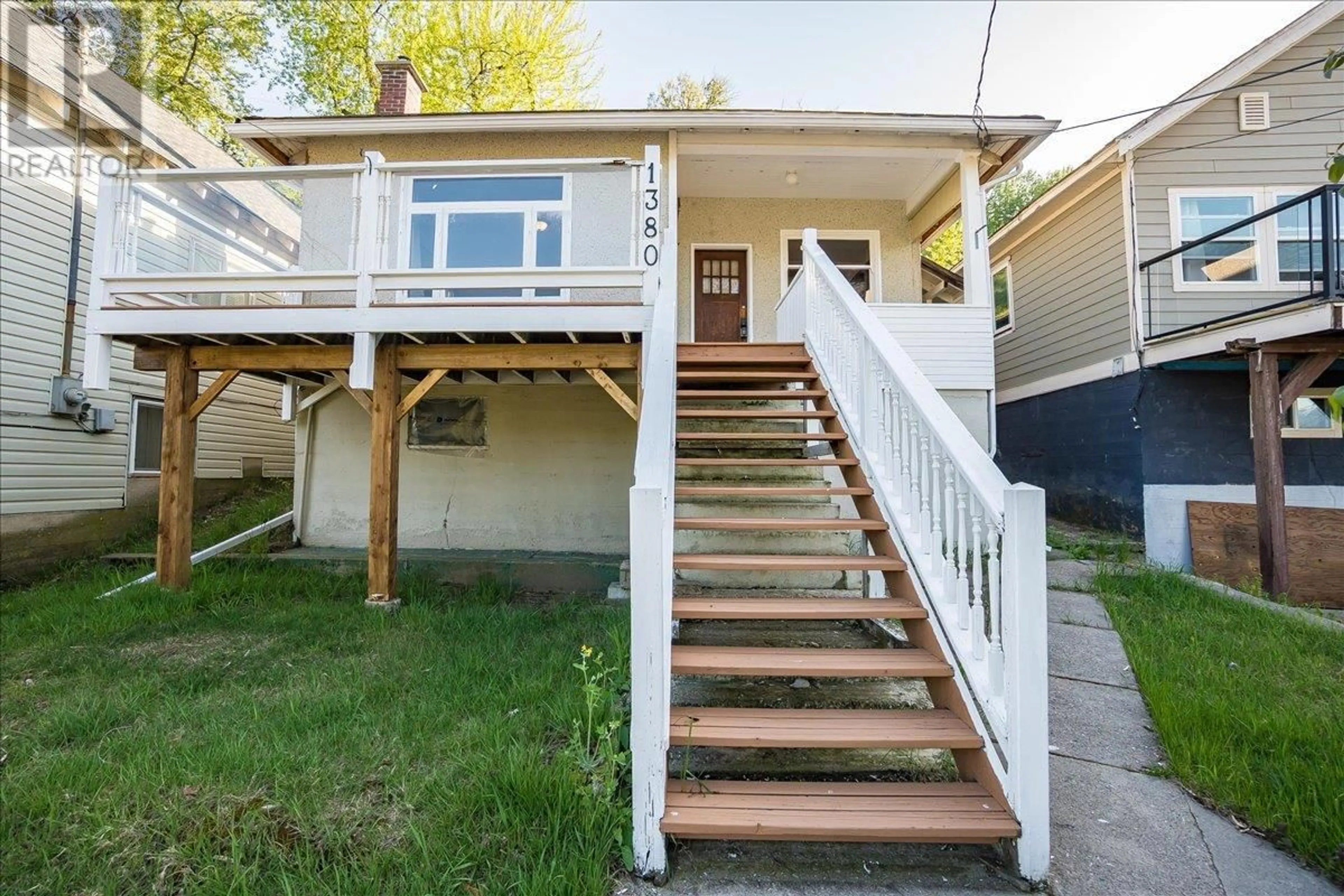 Stairs for 1380 LOOKOUT STREET, Trail British Columbia V1R3P5