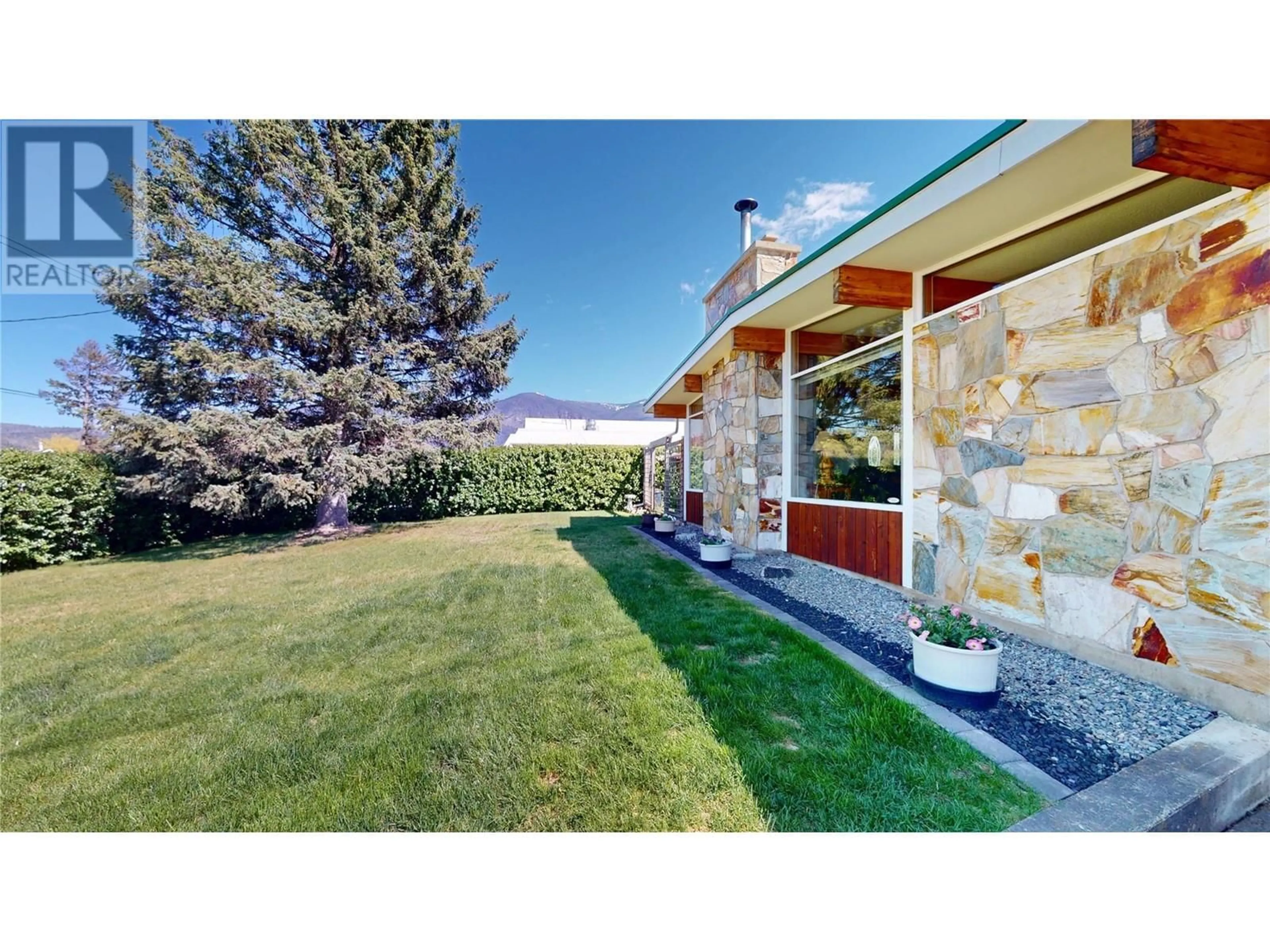 Patio, unknown for 2417 ASH STREET, Creston British Columbia V0B1G5
