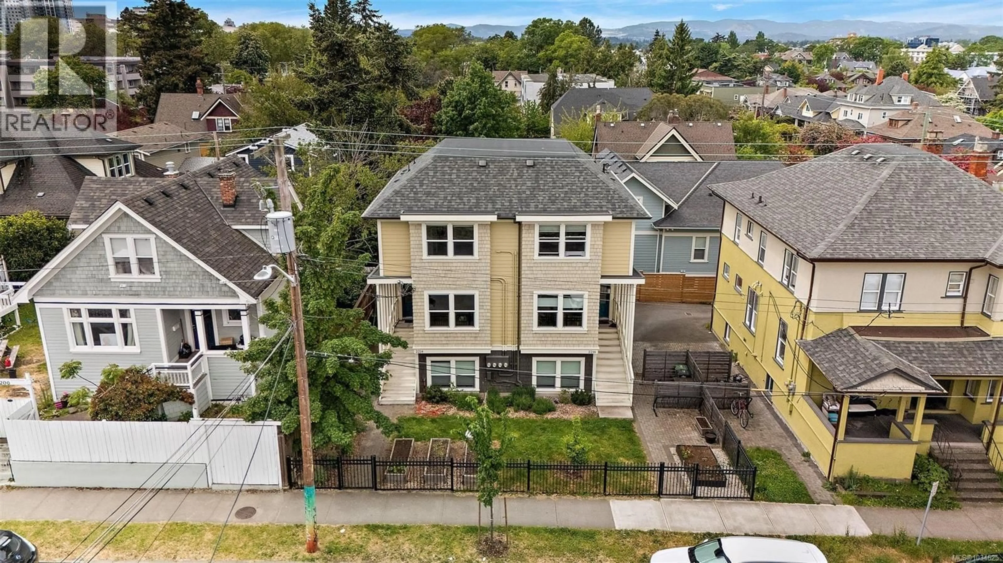 Unknown for 2214 COOK STREET, Victoria British Columbia V8T3R2