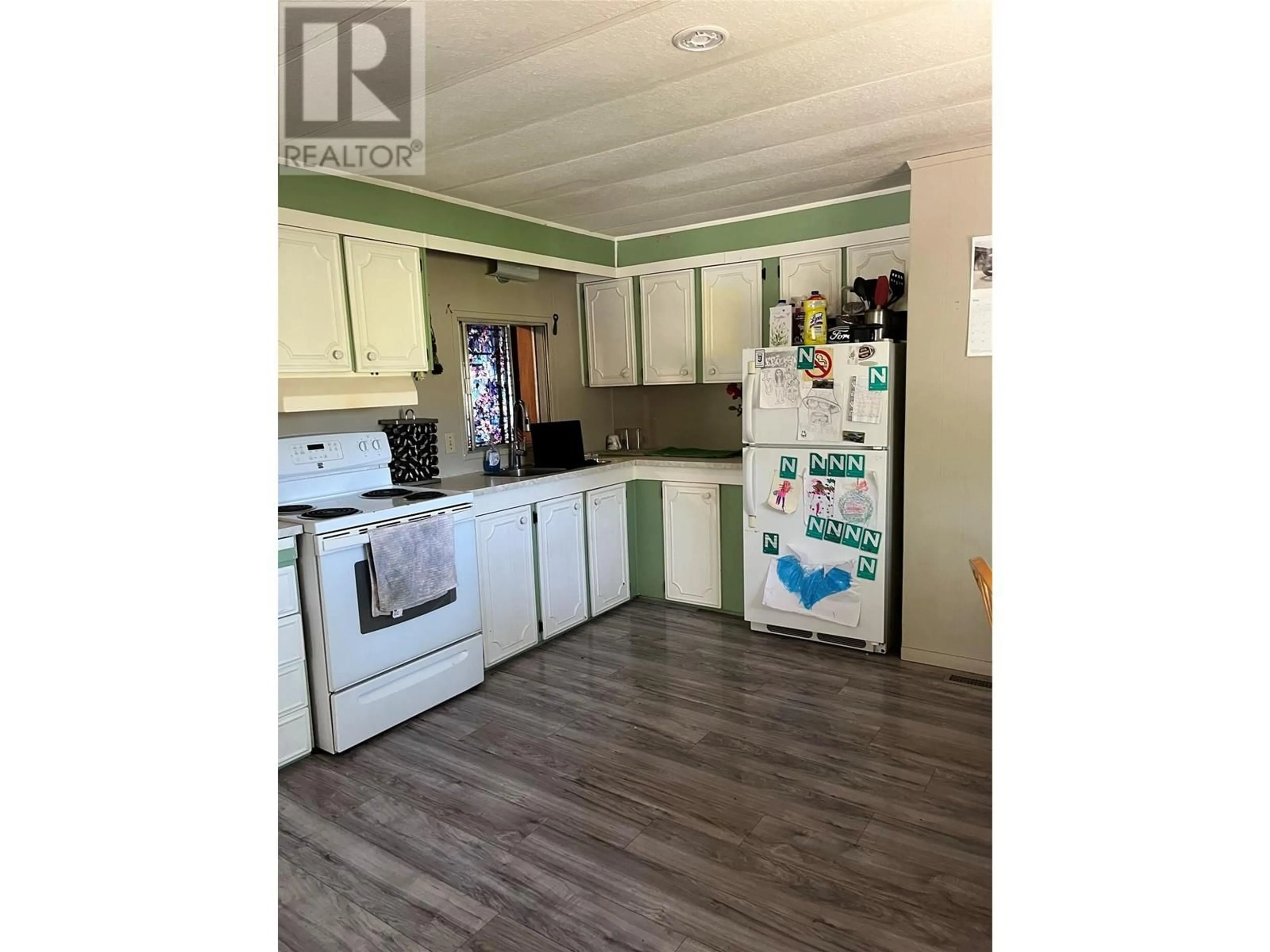 Standard kitchen, unknown for 7 - 4232 ELDON FRONTAGE ROAD, Tappen British Columbia V0E2X0