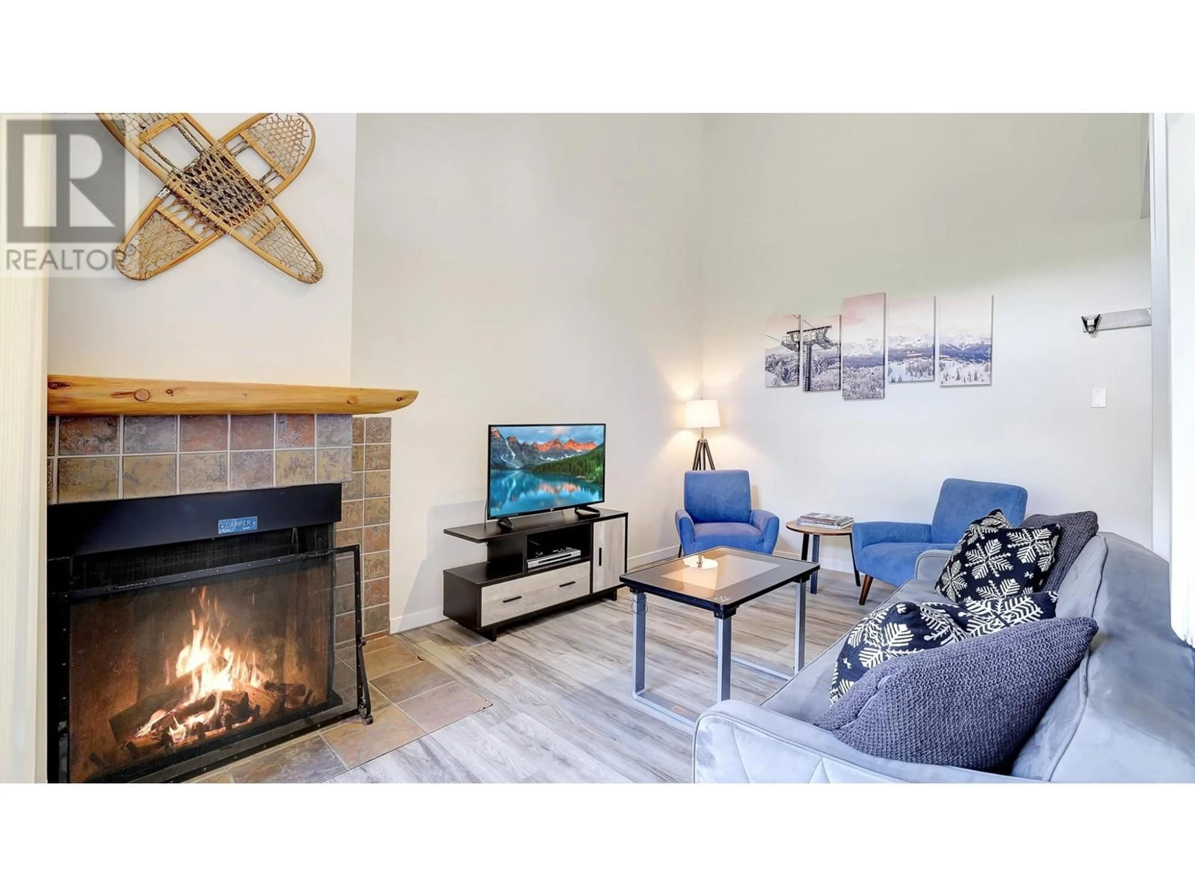 Living room with furniture, unknown for 237 - 2035 PANORAMA DRIVE, Panorama British Columbia V0A1T0