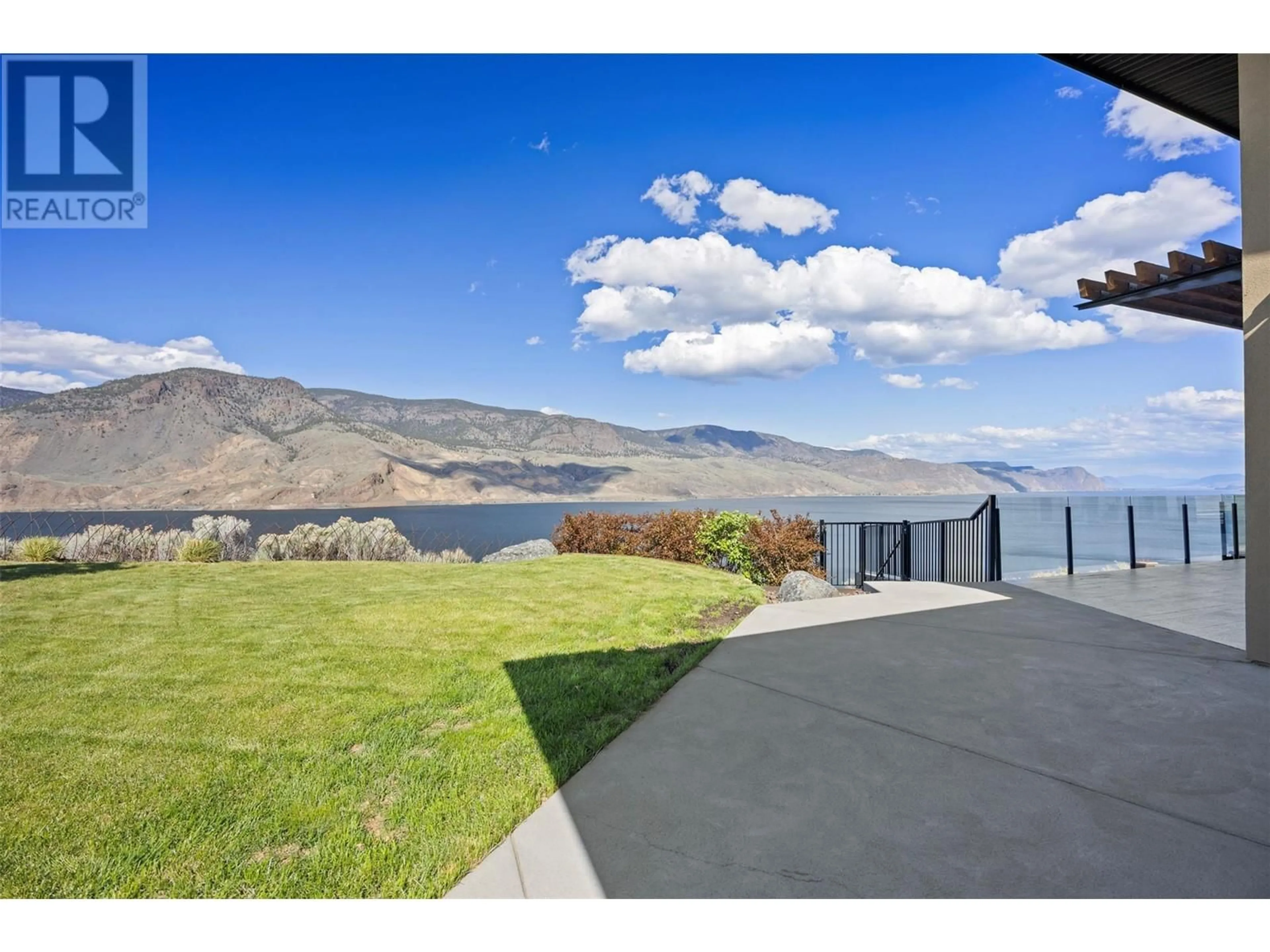 A pic from outside/outdoor area/front of a property/back of a property/a pic from drone, water/lake/river/ocean view for 265 HOLLOWAY DRIVE, Kamloops British Columbia V1S0B3