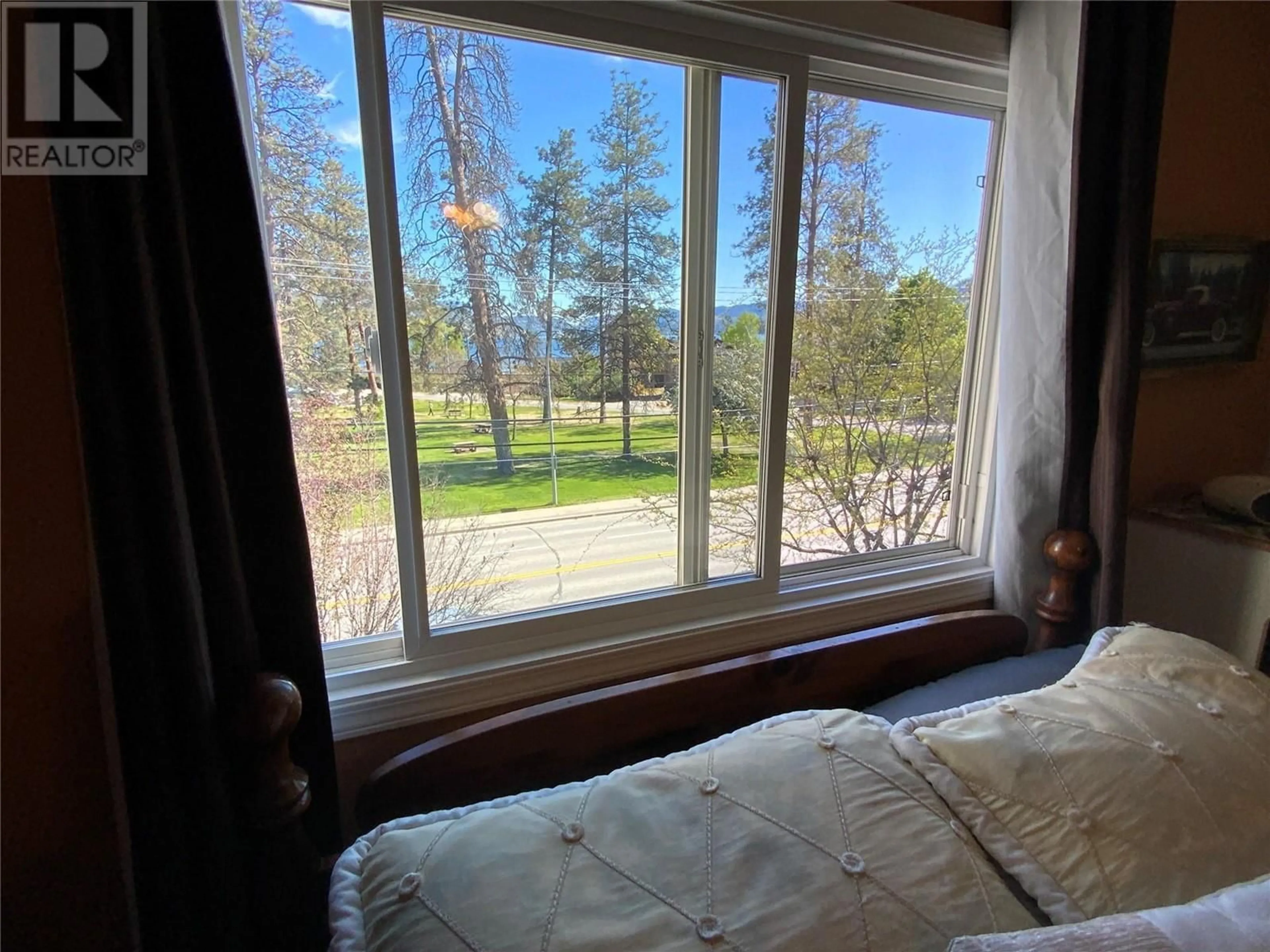 A pic of a room for 401 - 110 SKAHA PLACE, Penticton British Columbia V2A7L1