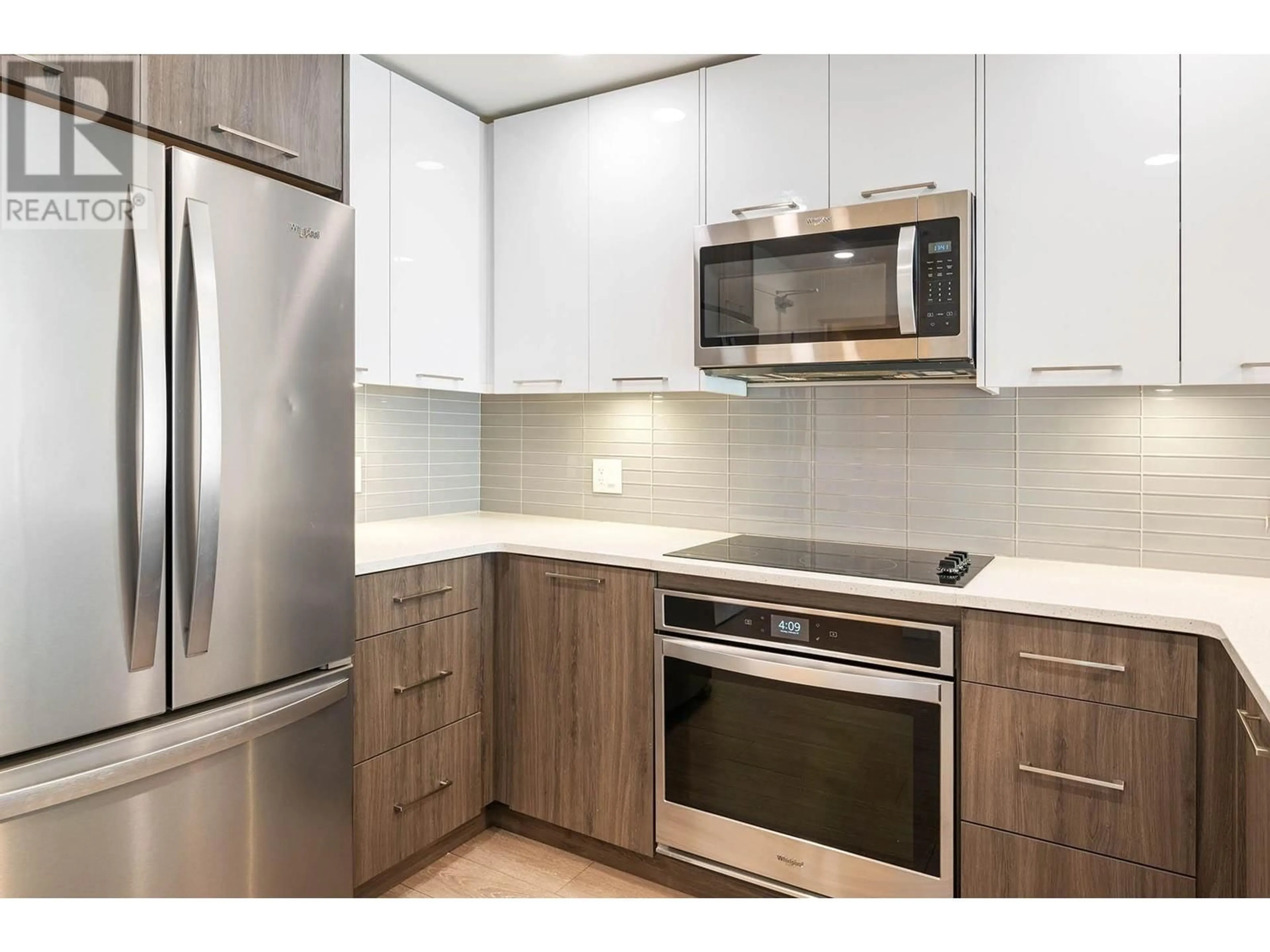Standard kitchen, unknown for 202 - 885 UNIVERSITY DRIVE, Kamloops British Columbia V2H1T7