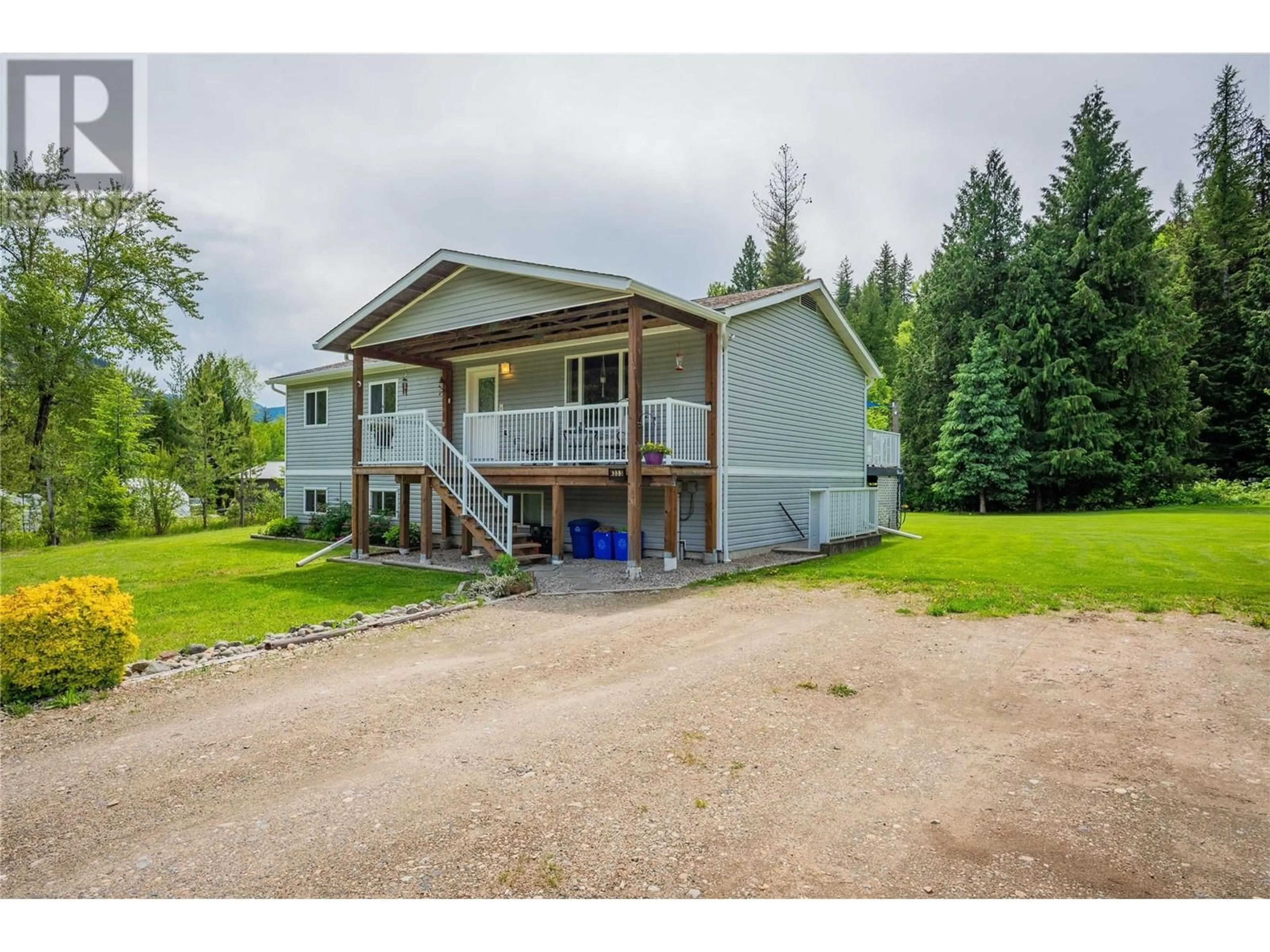 A pic from outside/outdoor area/front of a property/back of a property/a pic from drone, unknown for 4333 CHATFIELD ROAD, Crescent Valley British Columbia V0G1H1