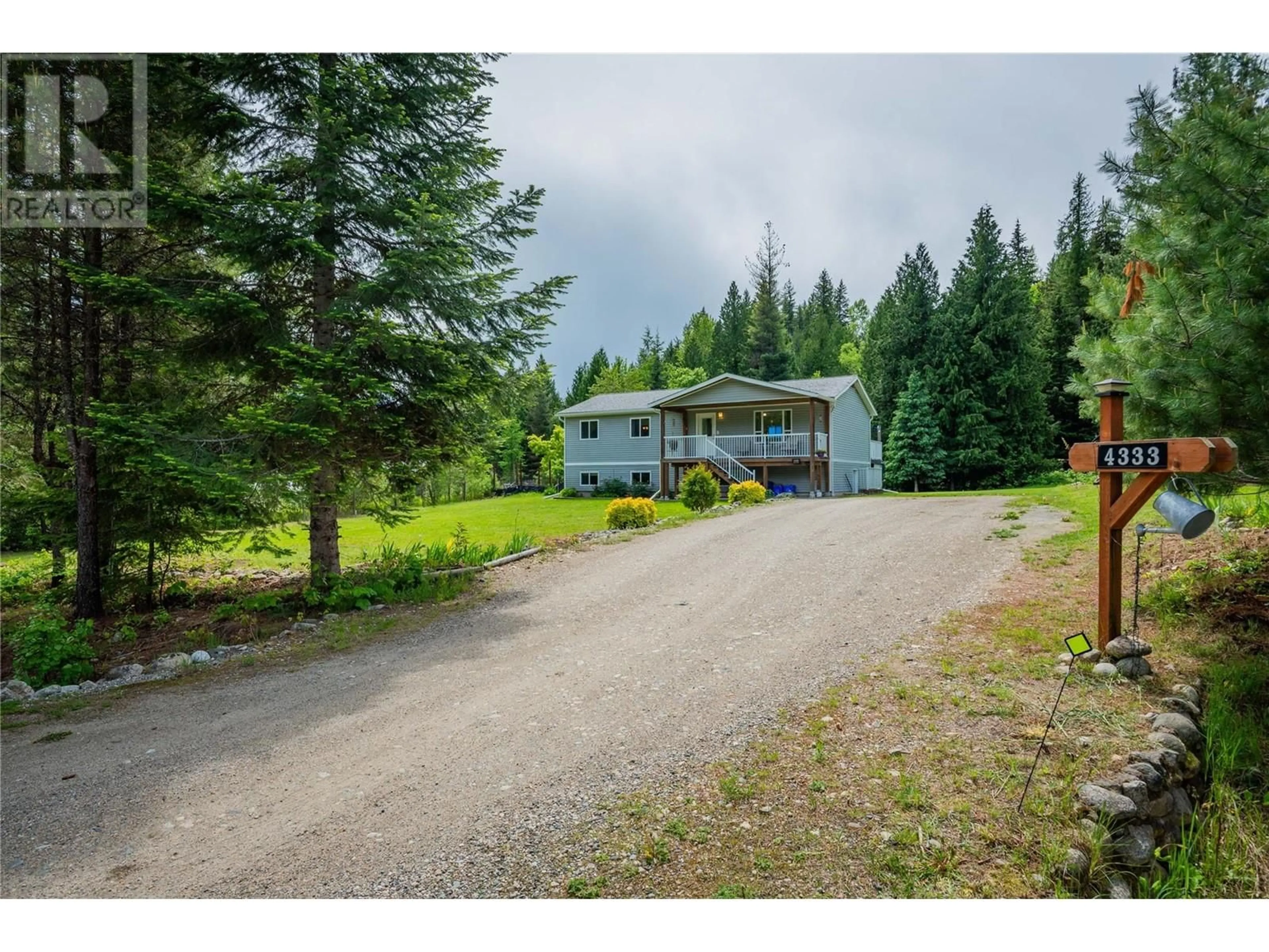 A pic from outside/outdoor area/front of a property/back of a property/a pic from drone, unknown for 4333 CHATFIELD ROAD, Crescent Valley British Columbia V0G1H1