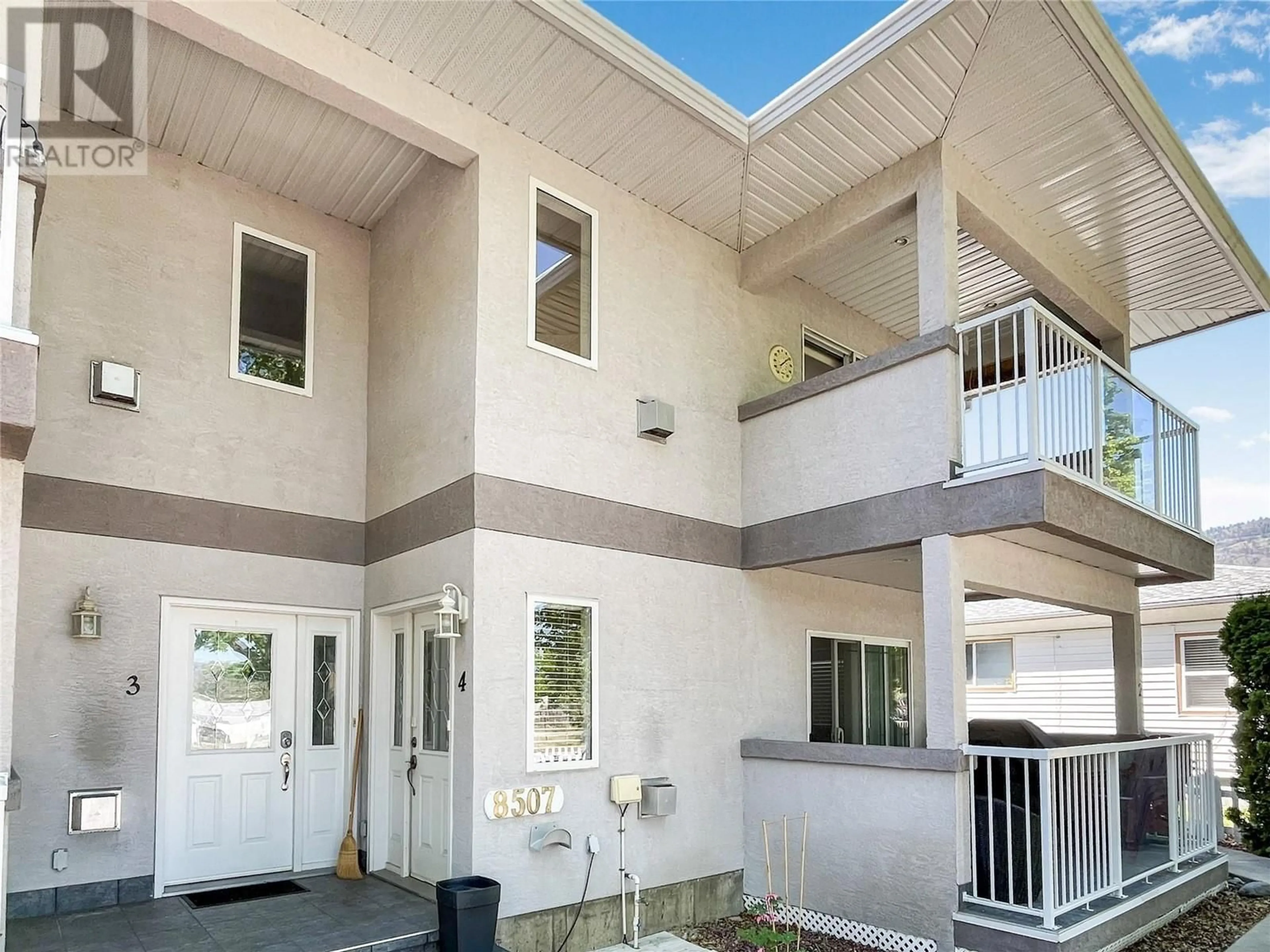 Home with vinyl exterior material, unknown for 4 - 8507 70TH AVENUE, Osoyoos British Columbia V0H1V1