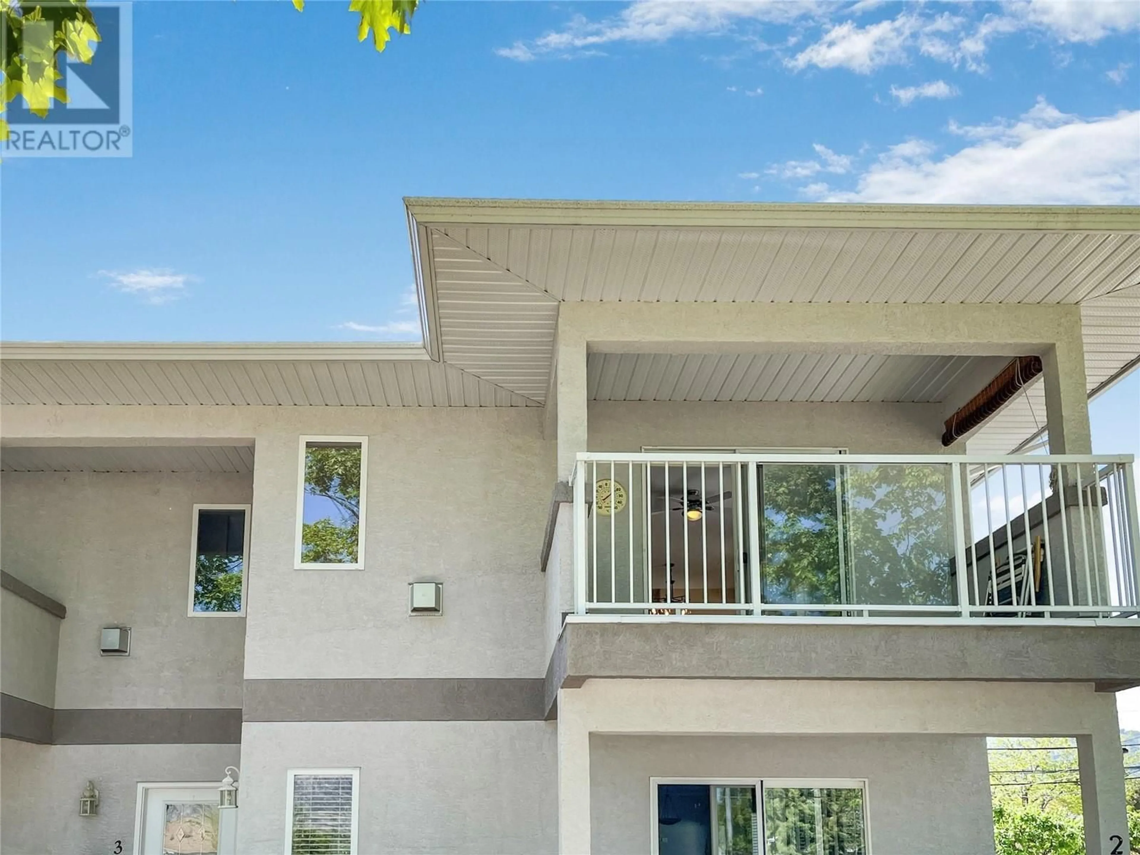 Home with vinyl exterior material, unknown for 4 - 8507 70TH AVENUE, Osoyoos British Columbia V0H1V1