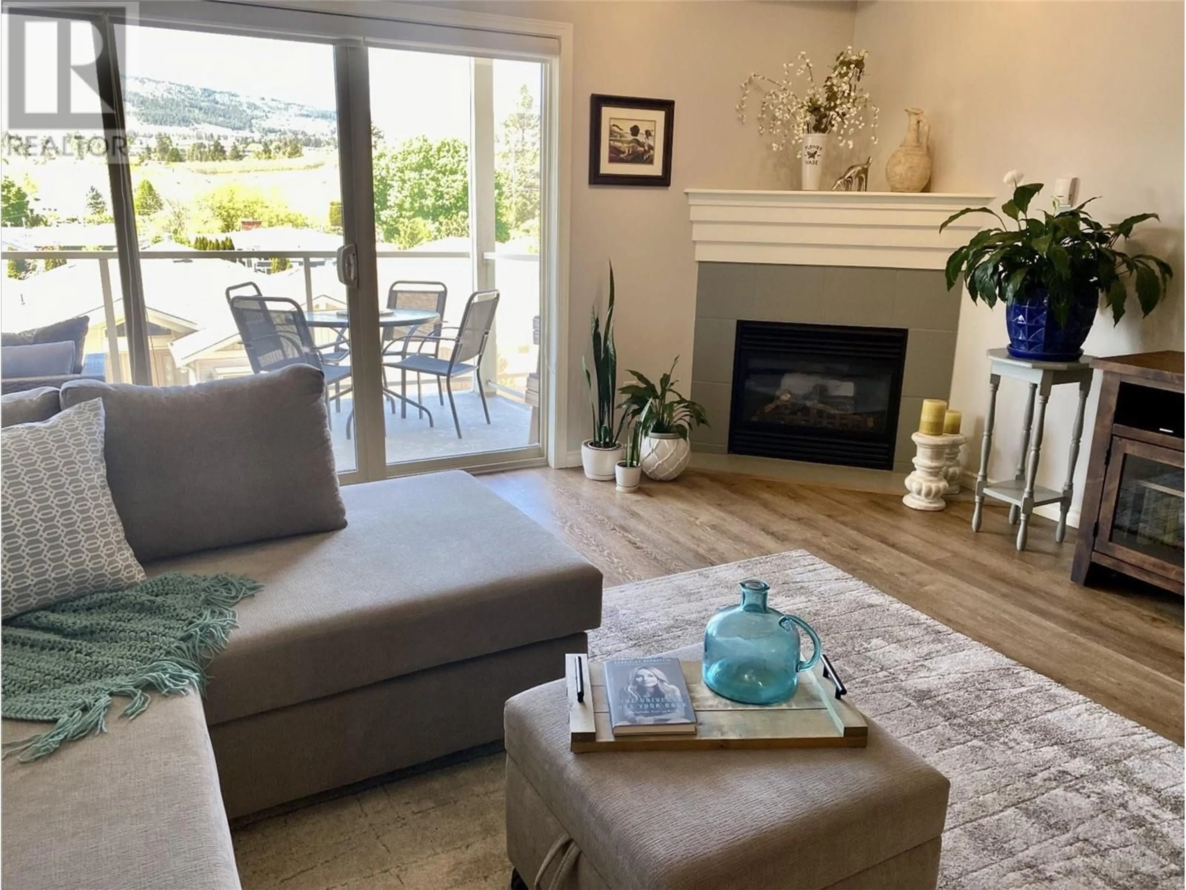 Living room with furniture, unknown for 316 - 2100 BOUCHERIE ROAD, West Kelowna British Columbia V4T2X1
