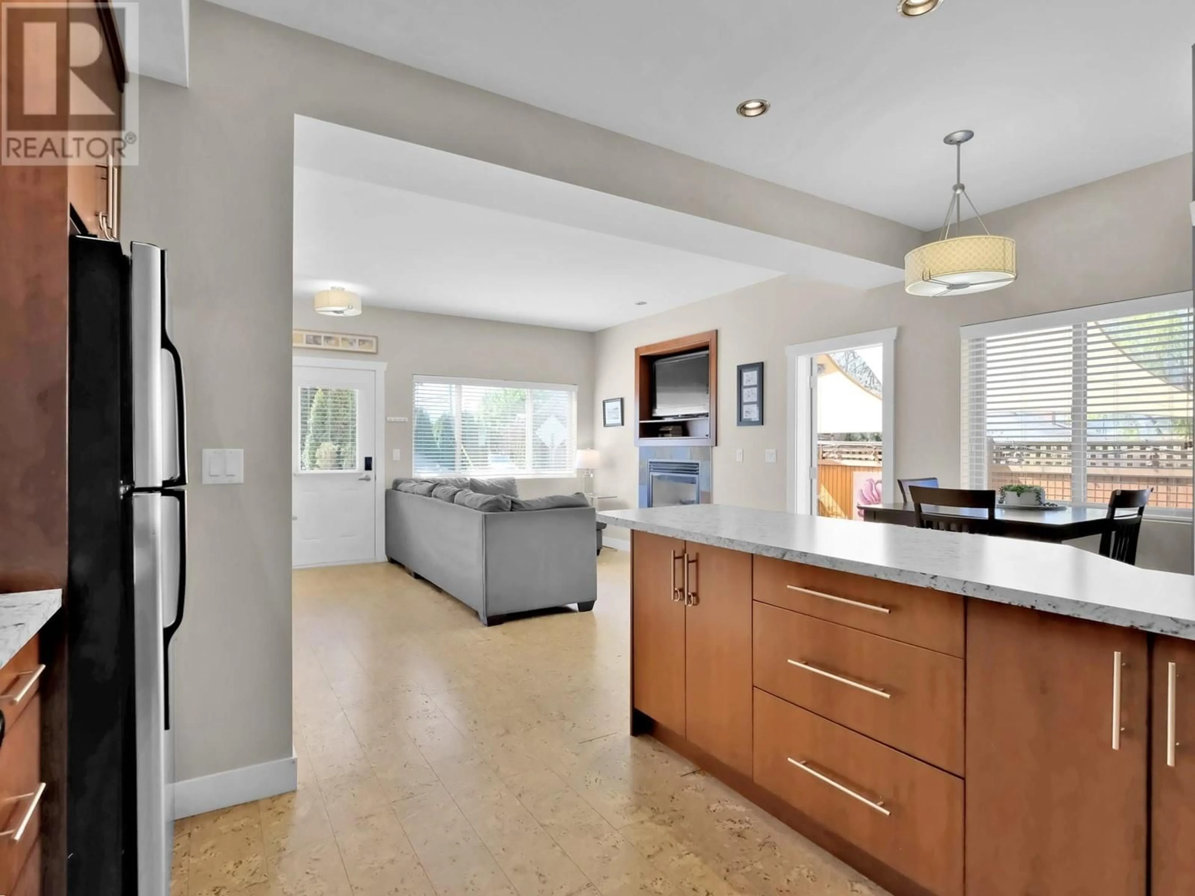 Open concept kitchen, ceramic/tile floor for 102 - 598 WESTMINSTER AVENUE WEST, Penticton British Columbia V2A1K6