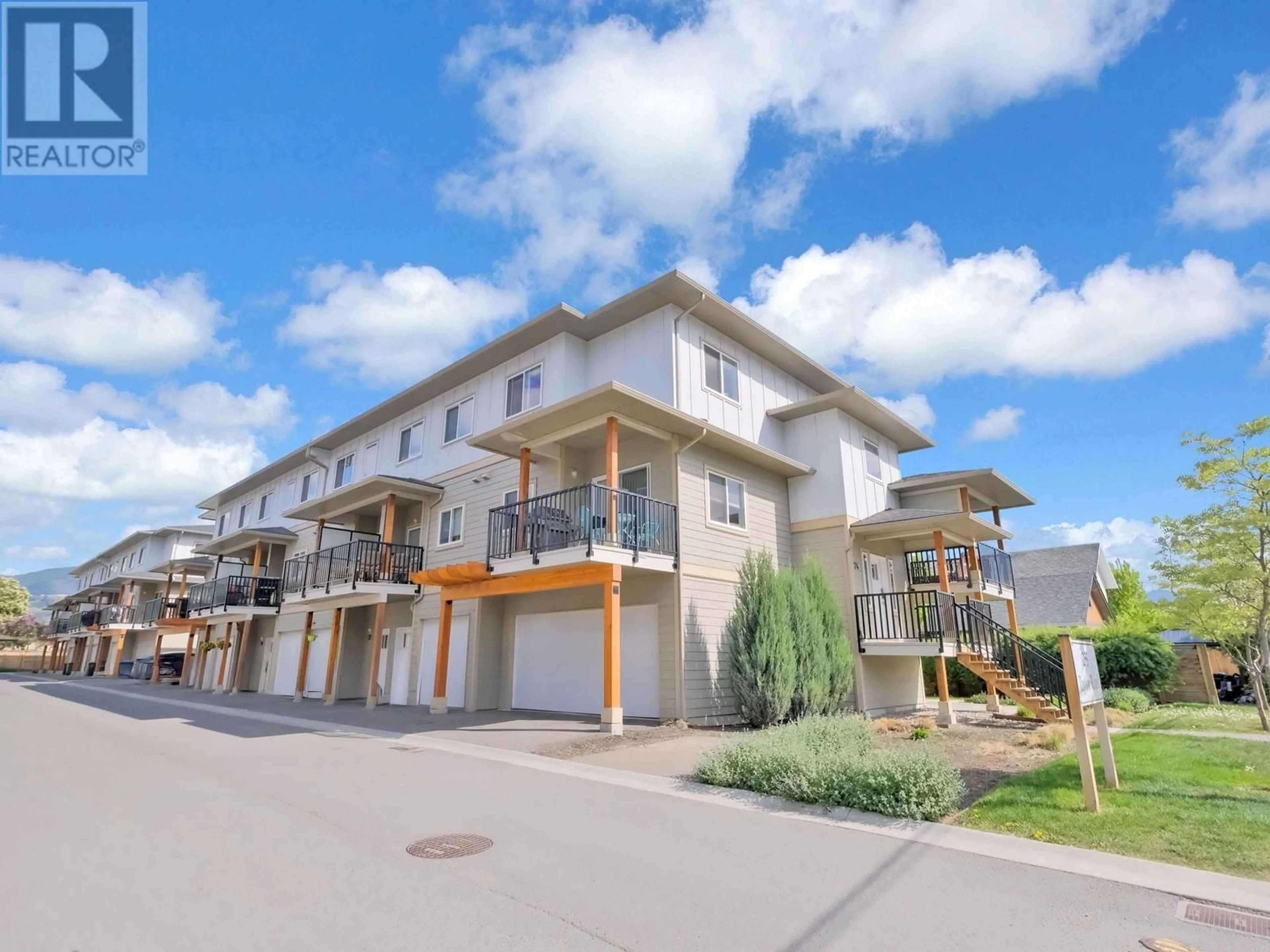 A pic from outside/outdoor area/front of a property/back of a property/a pic from drone, street for 22 - 255 TAYLOR ROAD, Kelowna British Columbia V1X4G1