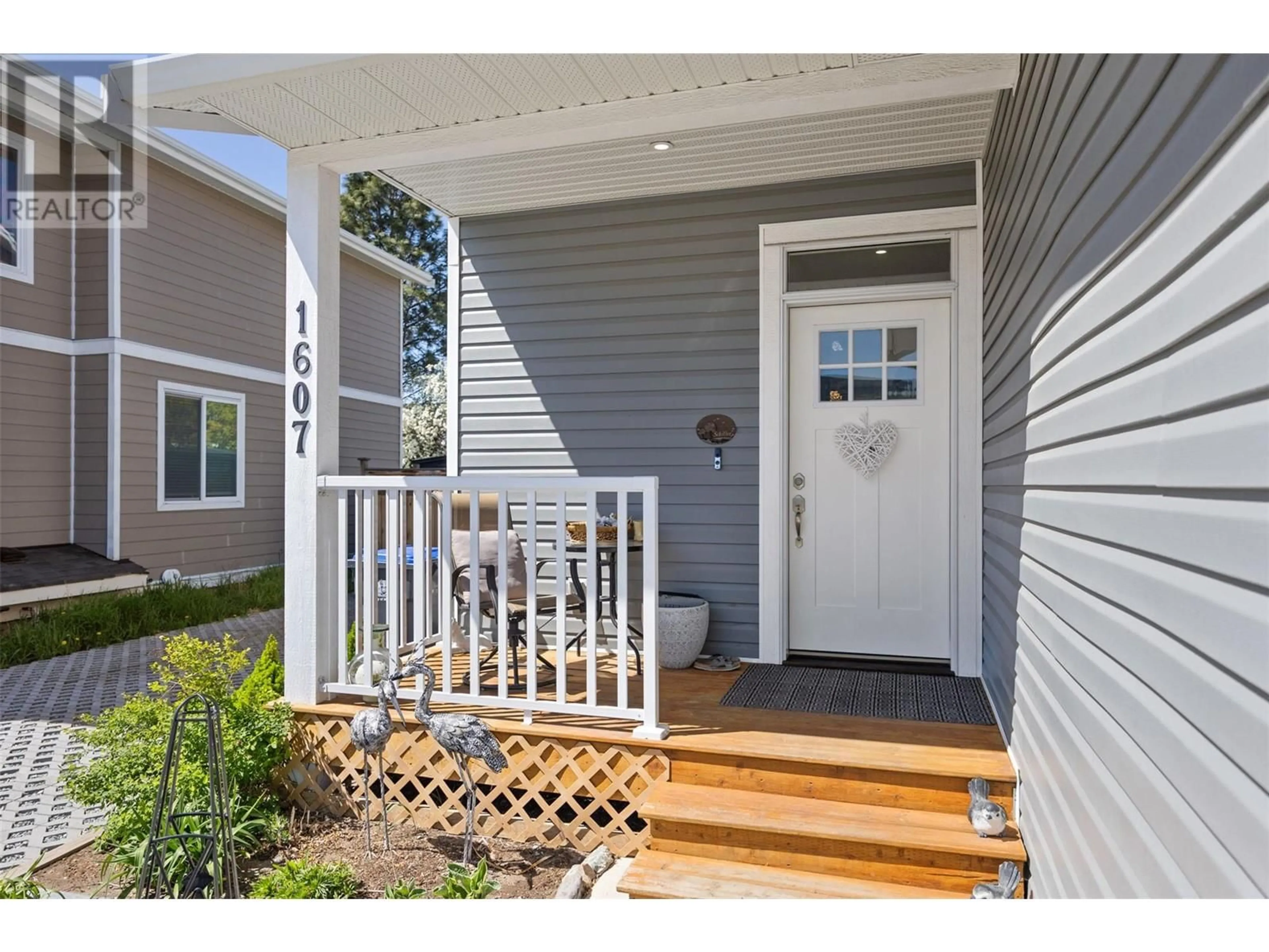Indoor entryway for 1607 PHILLIPS STREET, Merritt British Columbia V1K0B8