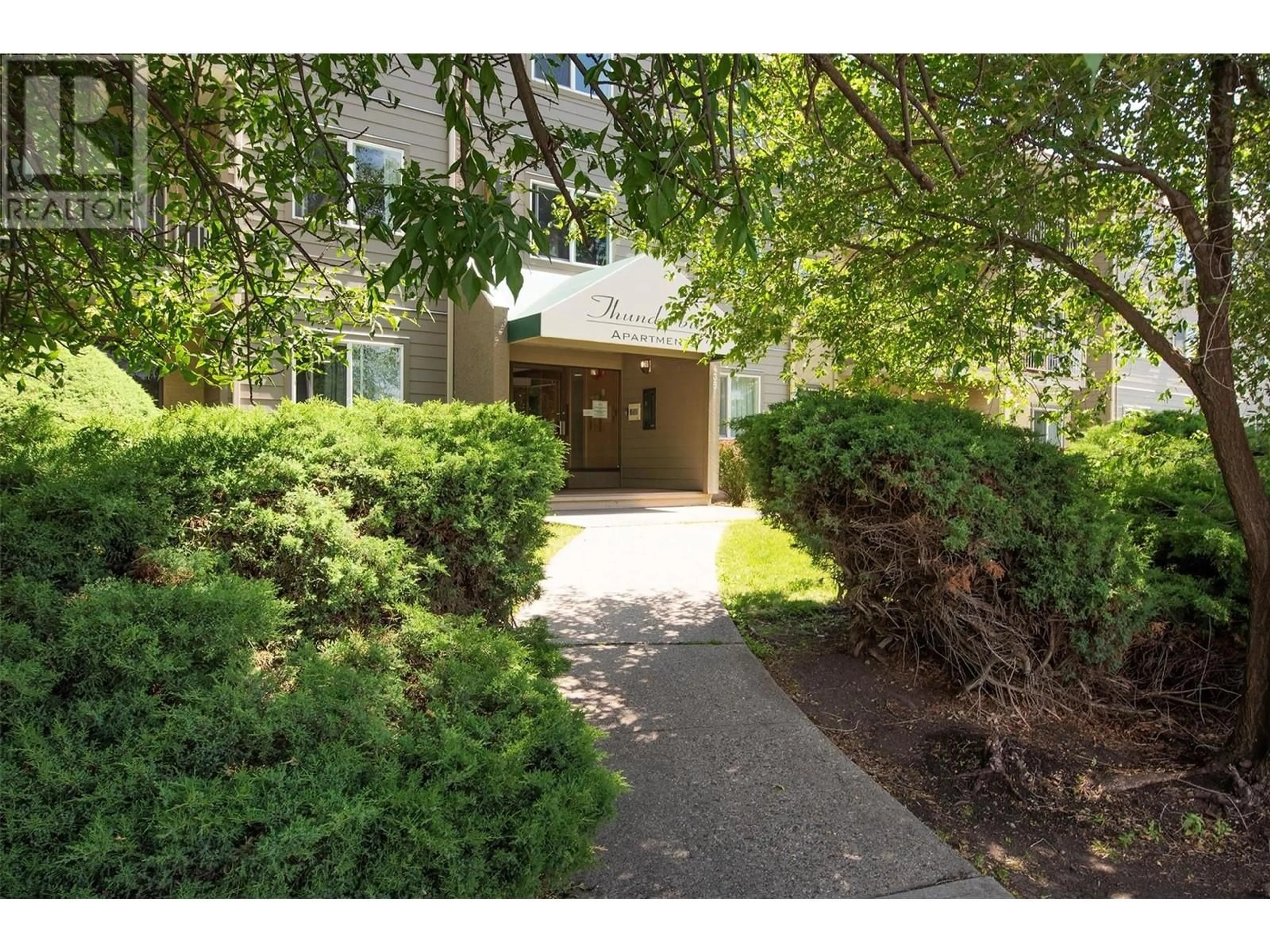 Indoor foyer for 310 - 435 FRANKLYN ROAD, Kelowna British Columbia V1X5X8