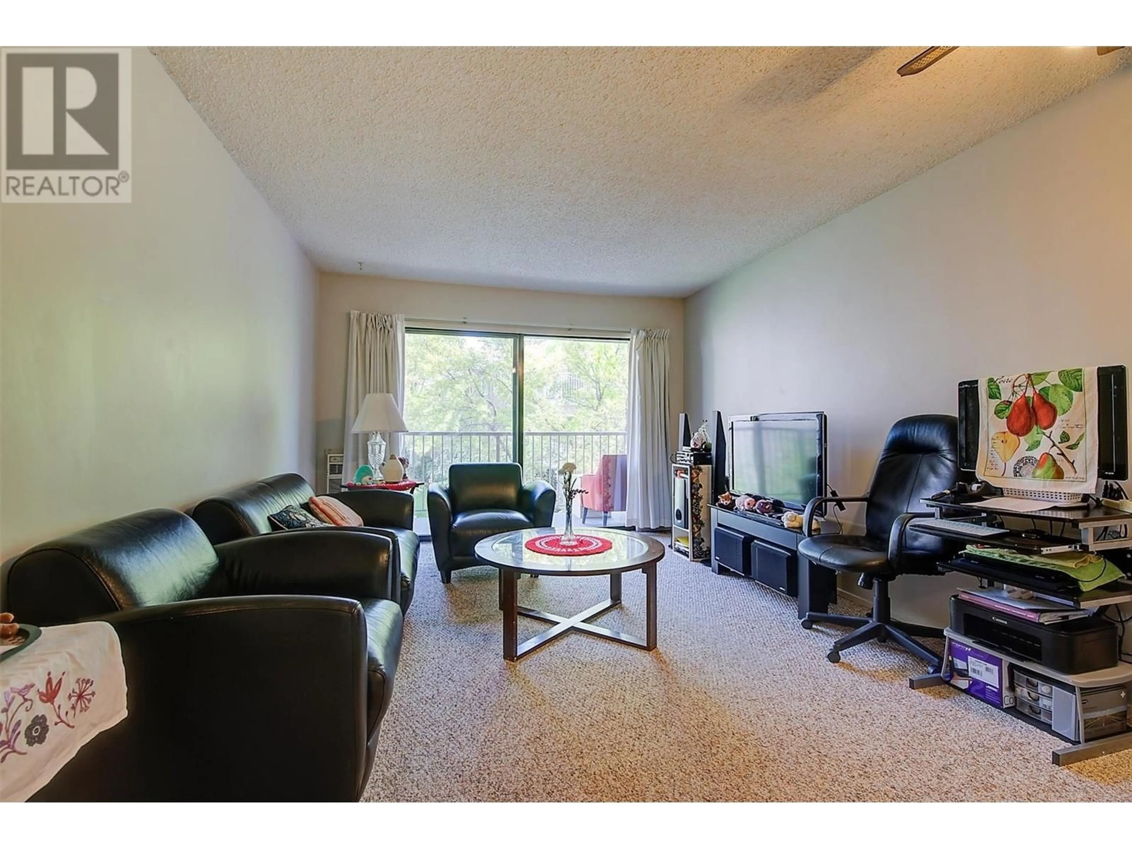 Living room with furniture, unknown for 310 - 435 FRANKLYN ROAD, Kelowna British Columbia V1X5X8