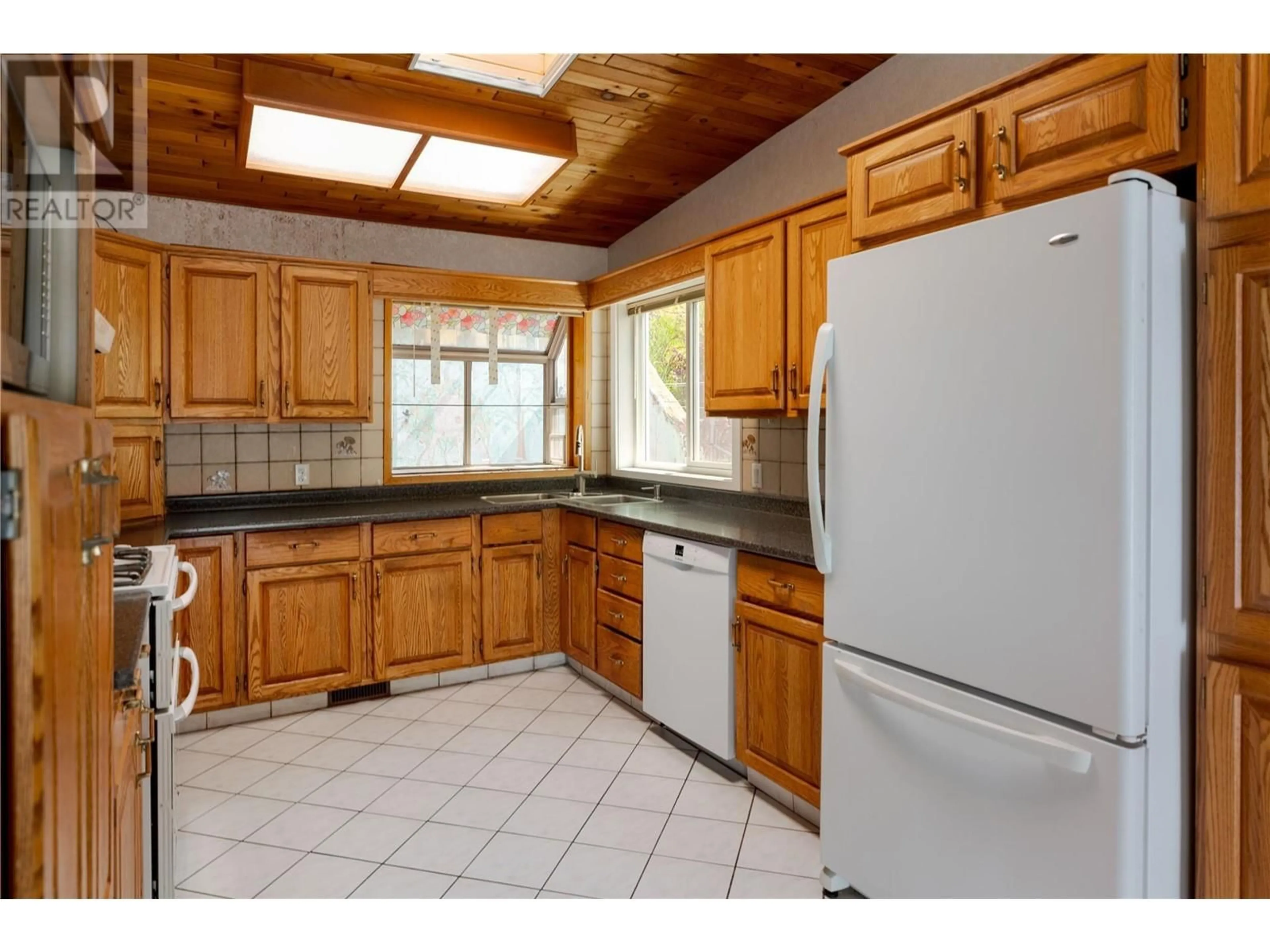 Standard kitchen, unknown for 11551 OKANAGAN CENTRE ROAD WEST, Lake Country British Columbia V4V2H2