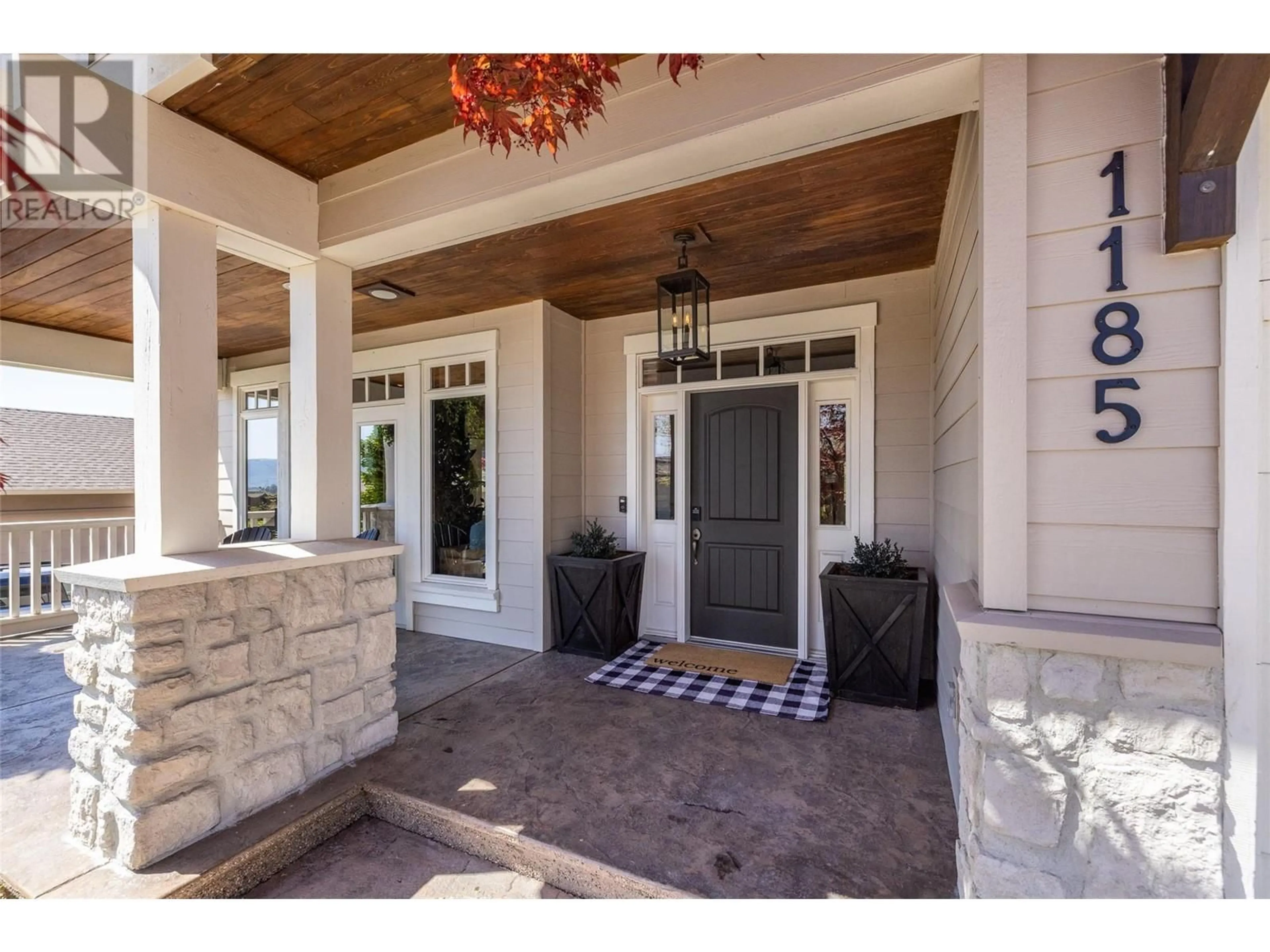 Indoor entryway for 1185 PEAK POINT DRIVE, West Kelowna British Columbia V1Z4A9