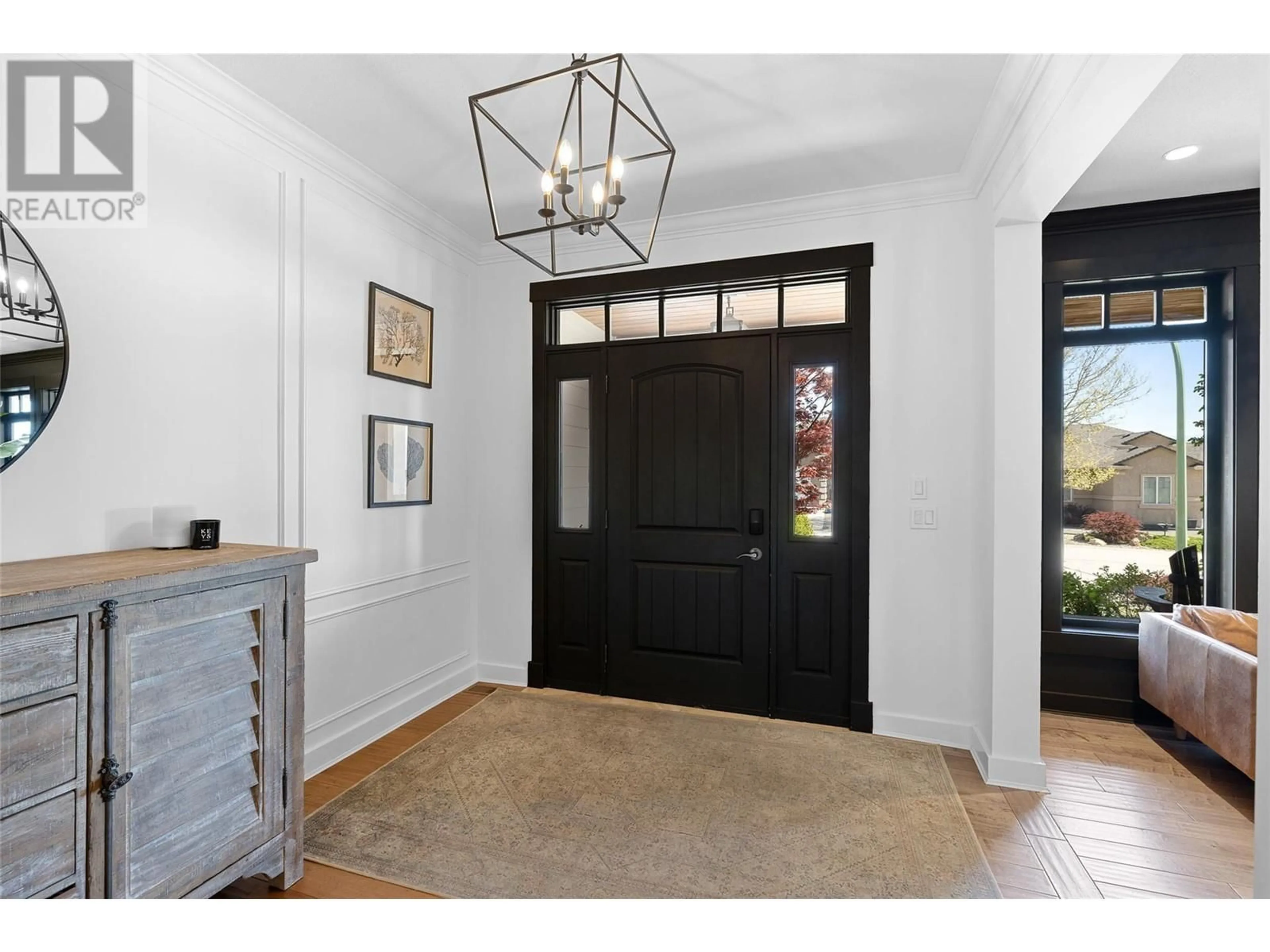 Indoor entryway for 1185 PEAK POINT DRIVE, West Kelowna British Columbia V1Z4A9