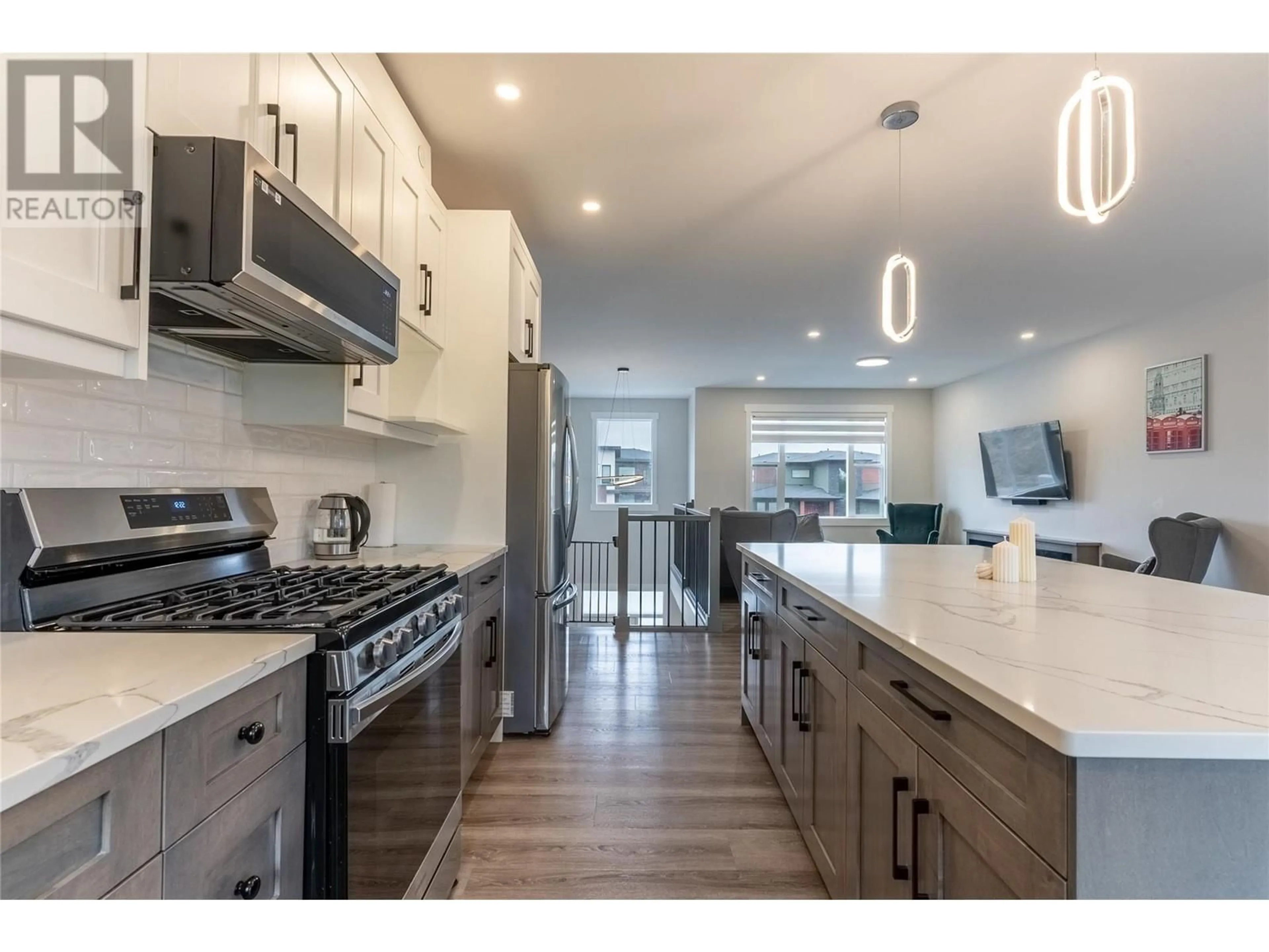 Open concept kitchen, unknown for 1097 EDGEHILL PLACE, Kamloops British Columbia V2C0G6