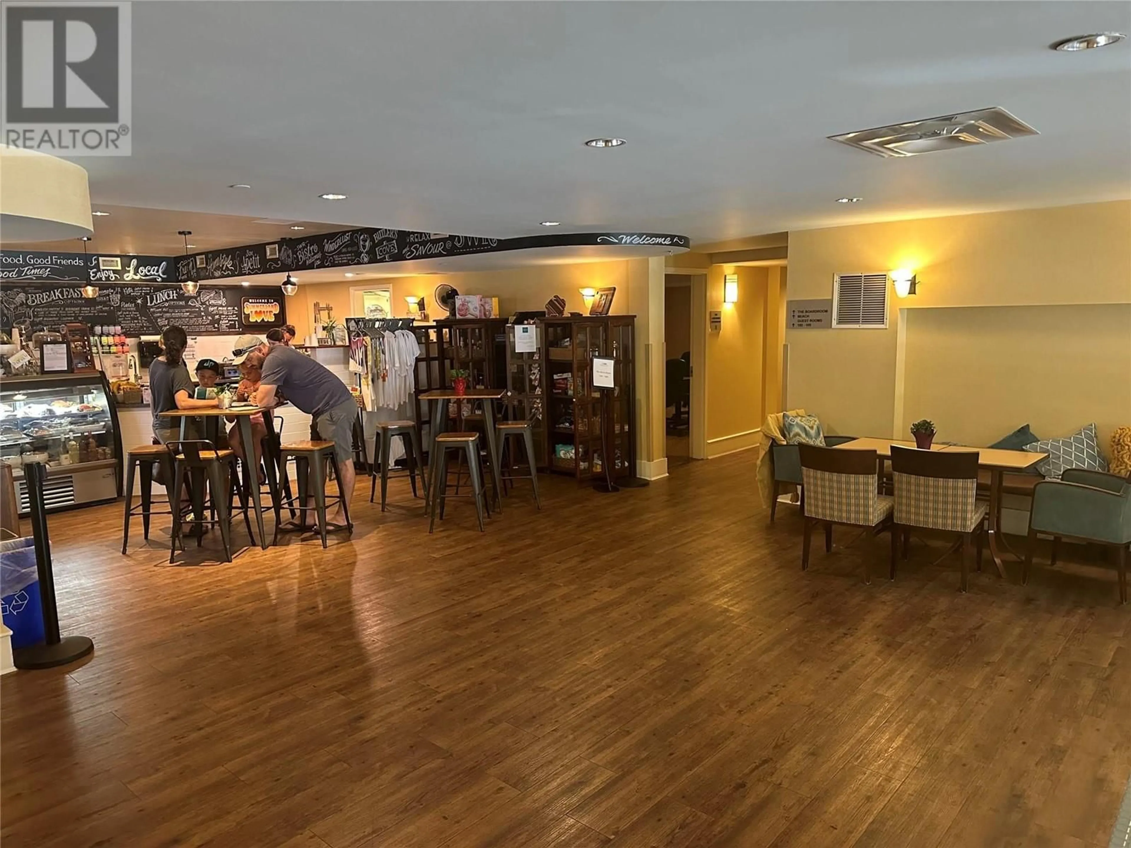 Lobby for 231 - 13011 LAKESHORE DRIVE, Summerland British Columbia V0H1Z1
