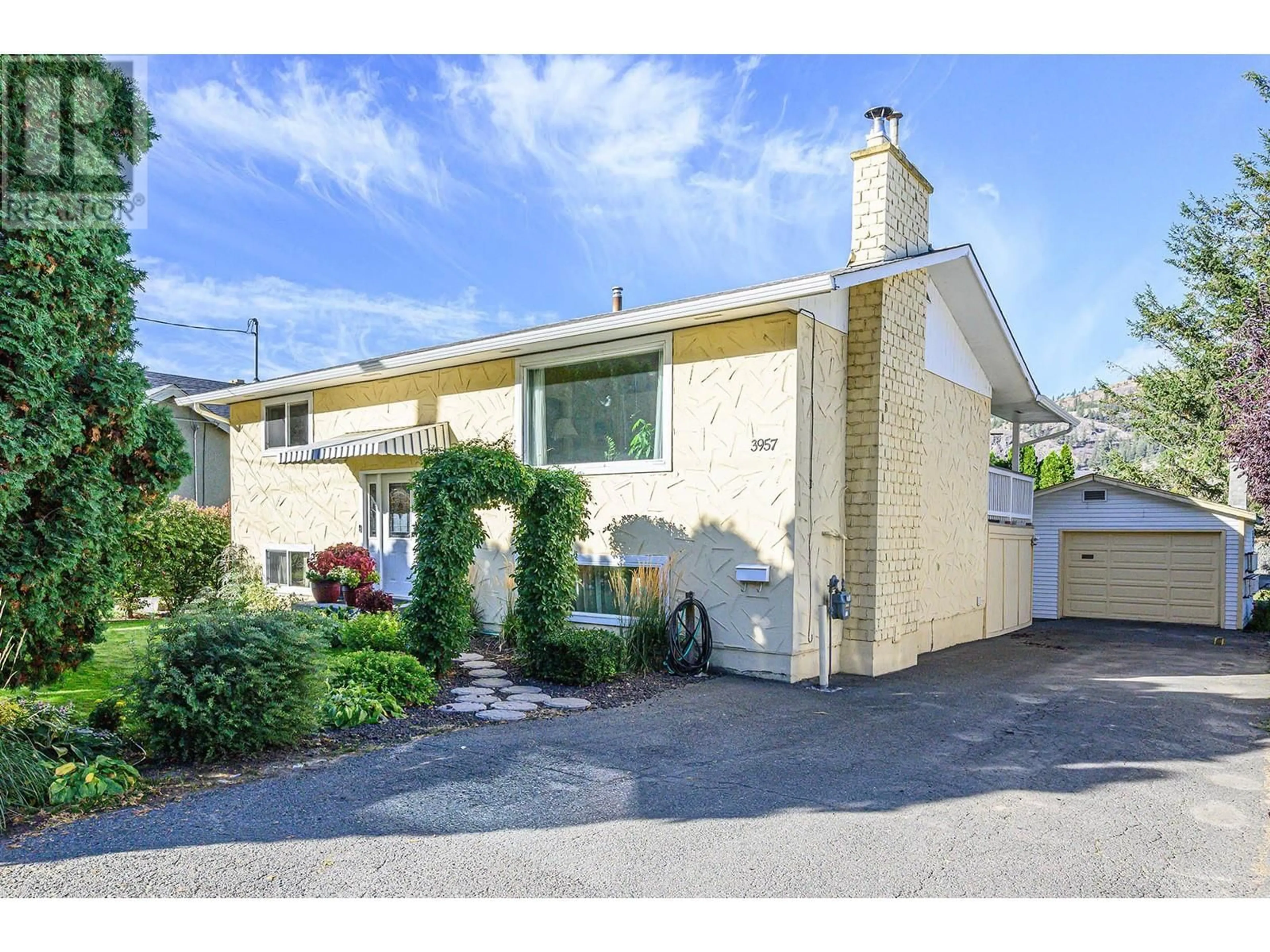 Unknown for 3957 OLD YELLOWHEAD HIGHWAY, Kamloops British Columbia V2H1K6