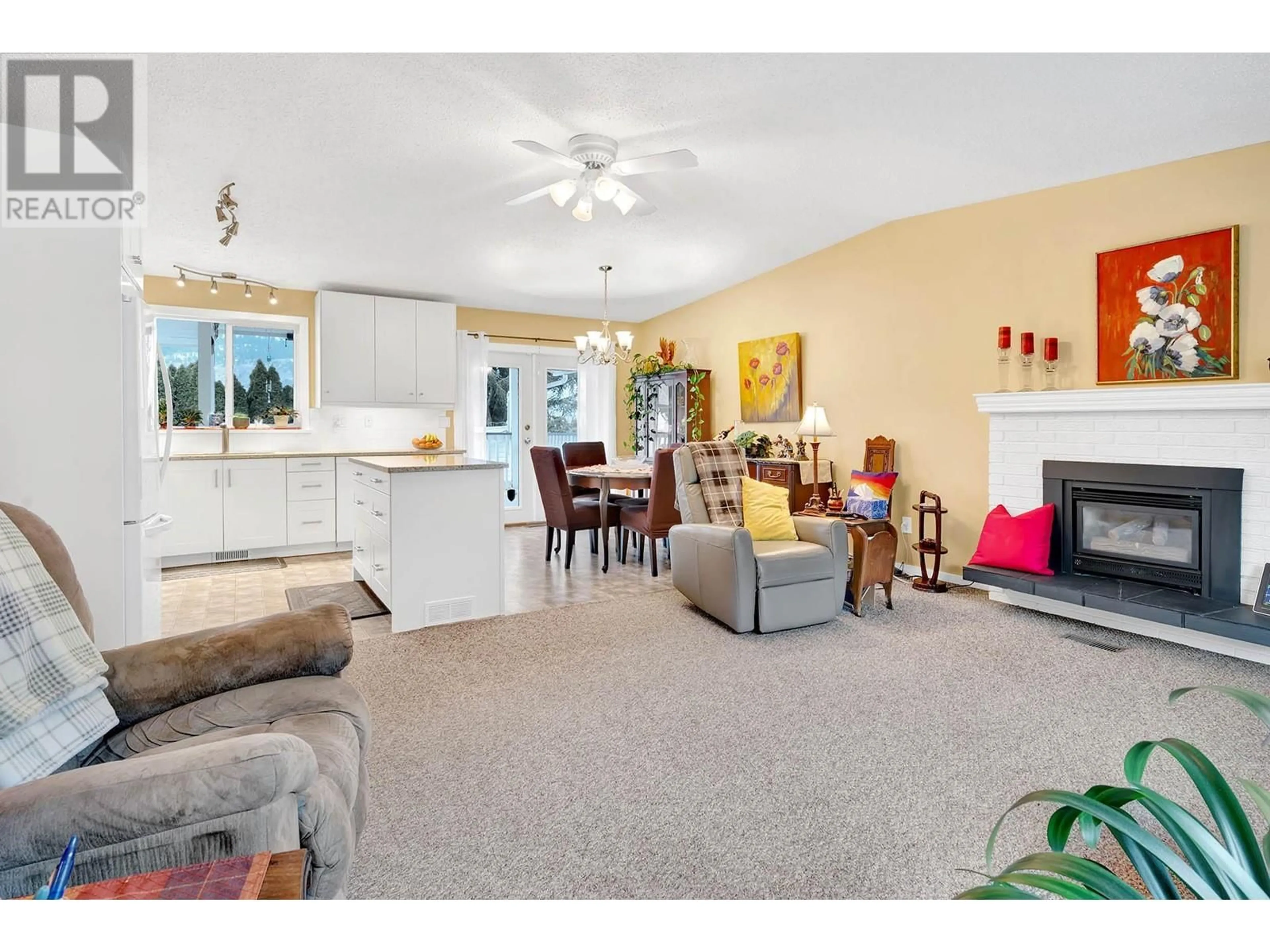 Living room with furniture, unknown for 3957 OLD YELLOWHEAD HIGHWAY, Kamloops British Columbia V2H1K6