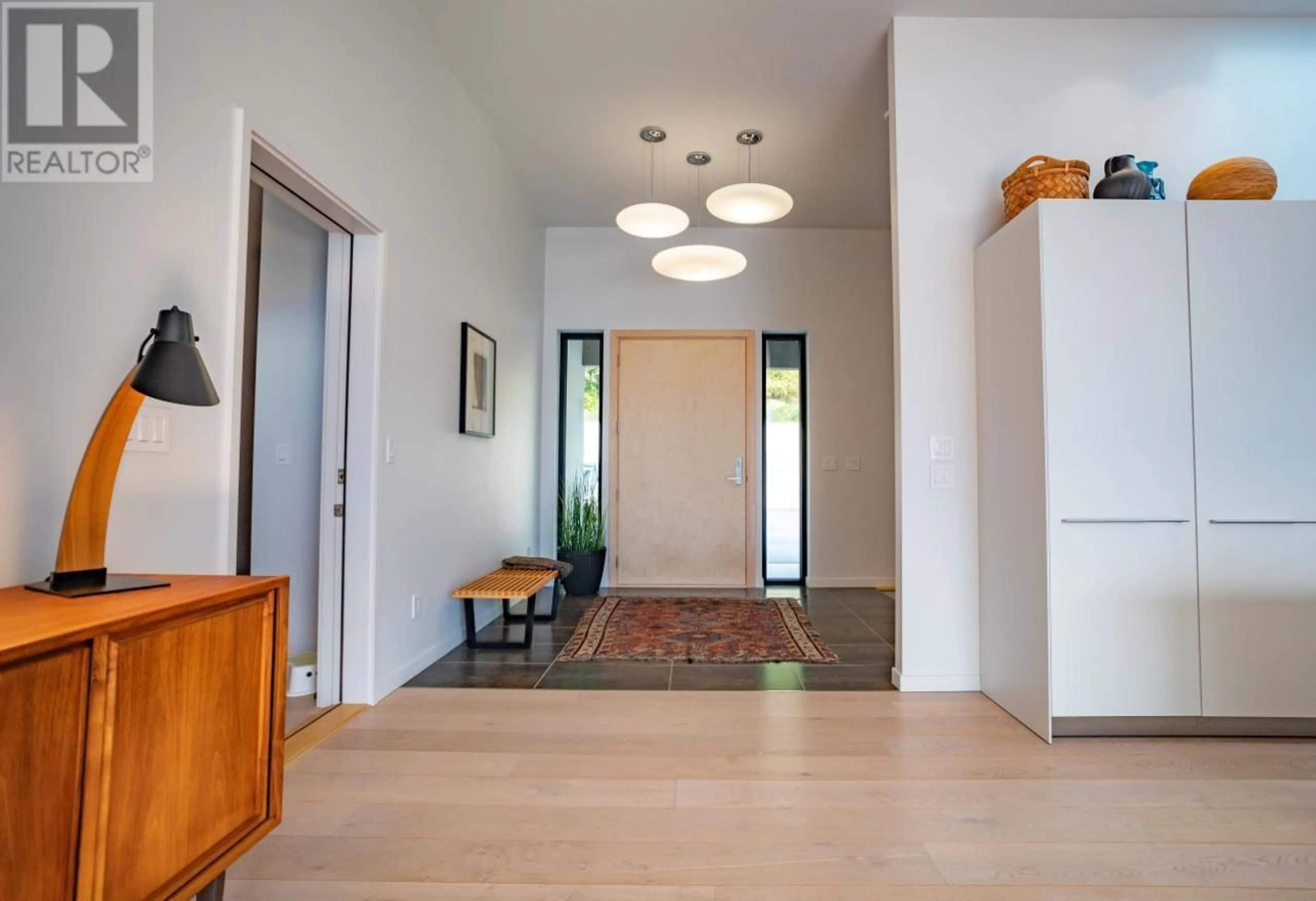 Indoor entryway for 988 3A HIGHWAY, Nelson British Columbia V1L6J5