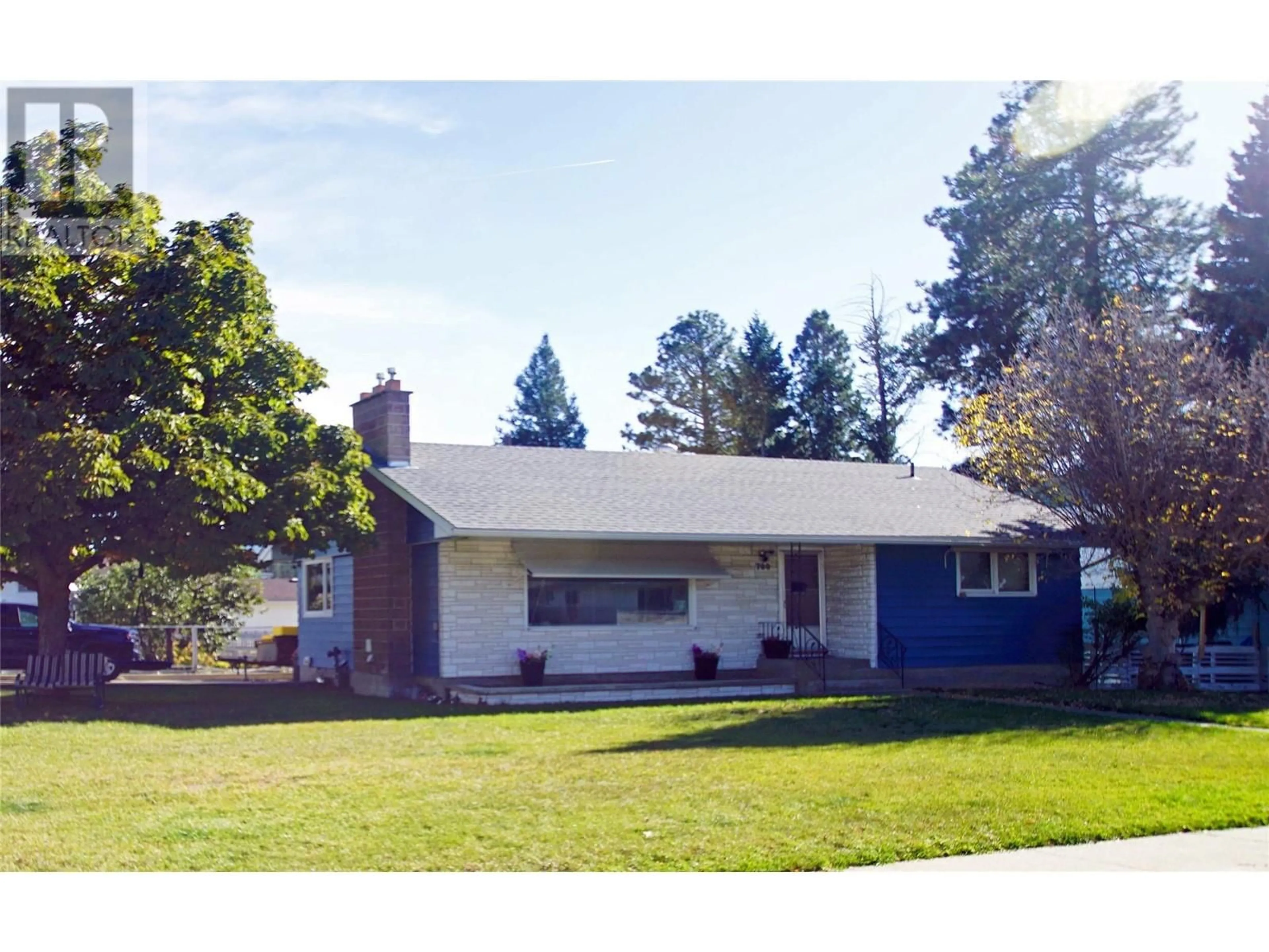 Home with vinyl exterior material, unknown for 700 12TH AVENUE SOUTH, Cranbrook British Columbia V1C2T2