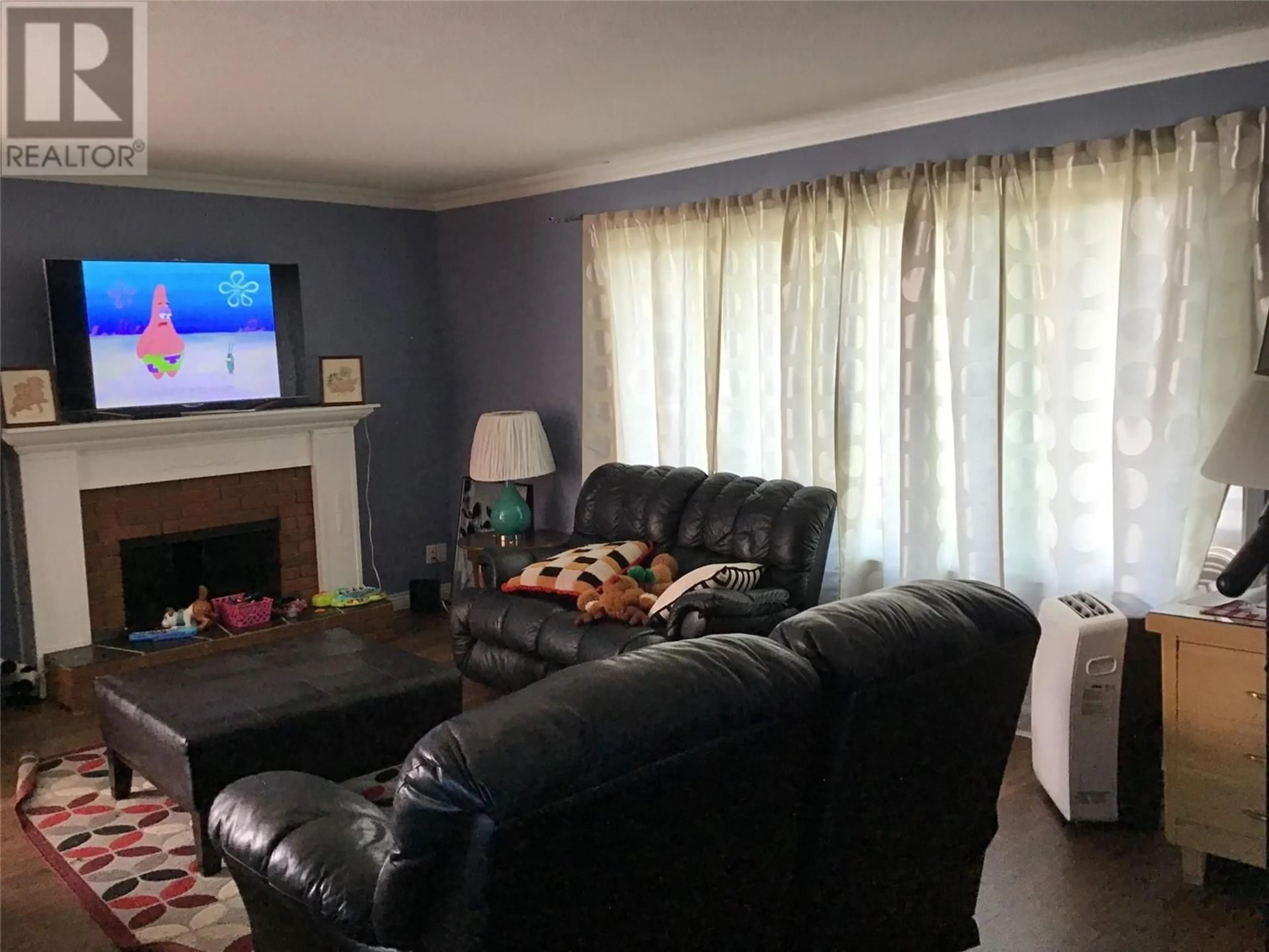 Living room with furniture, unknown for 645 COURTENAY CRESCENT, Kamloops British Columbia V2B1Z7