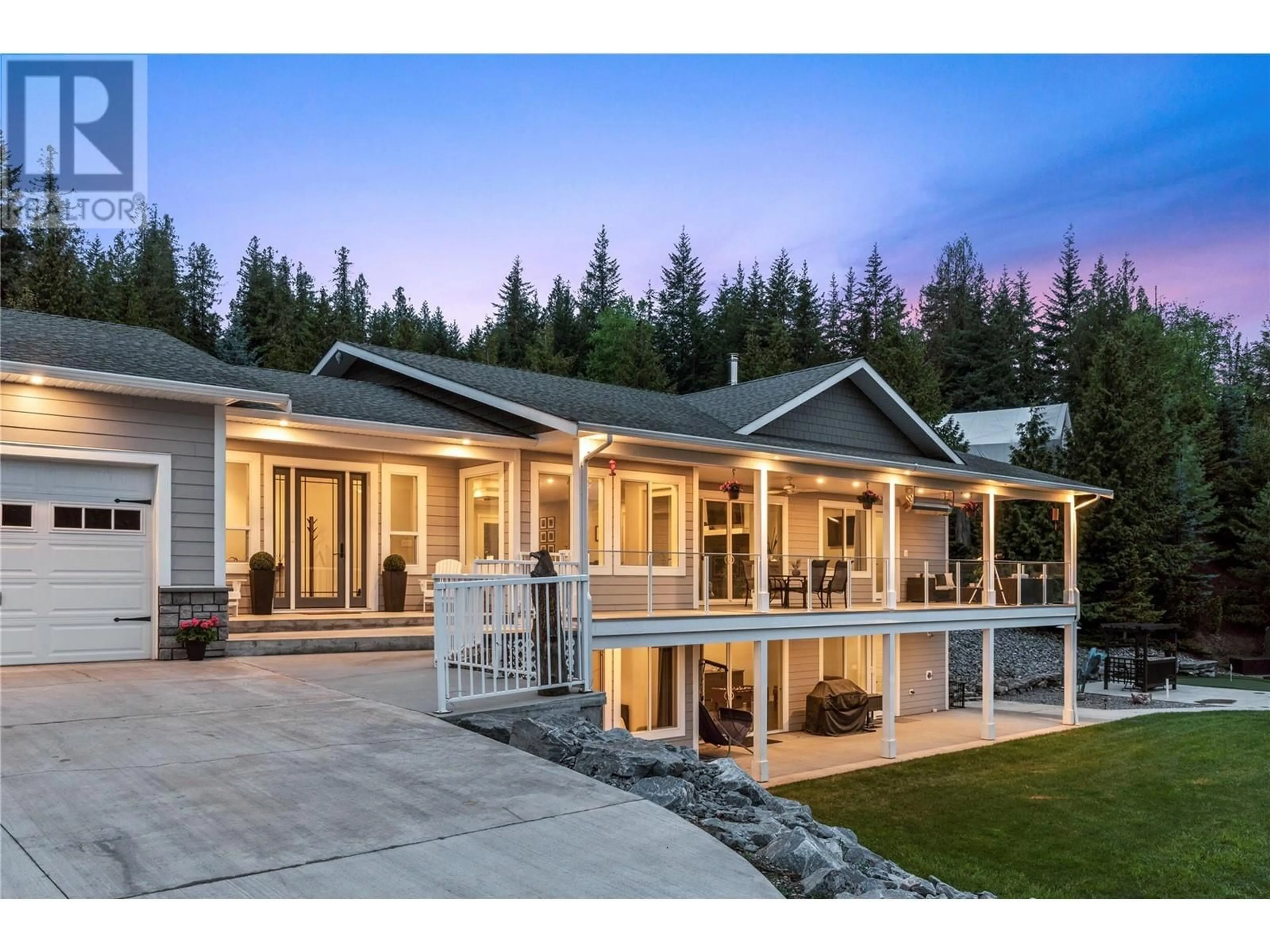 Home with vinyl exterior material, mountain view for 2030 CANOE BEACH DRIVE NORTHEAST, Salmon Arm British Columbia V1E2M5