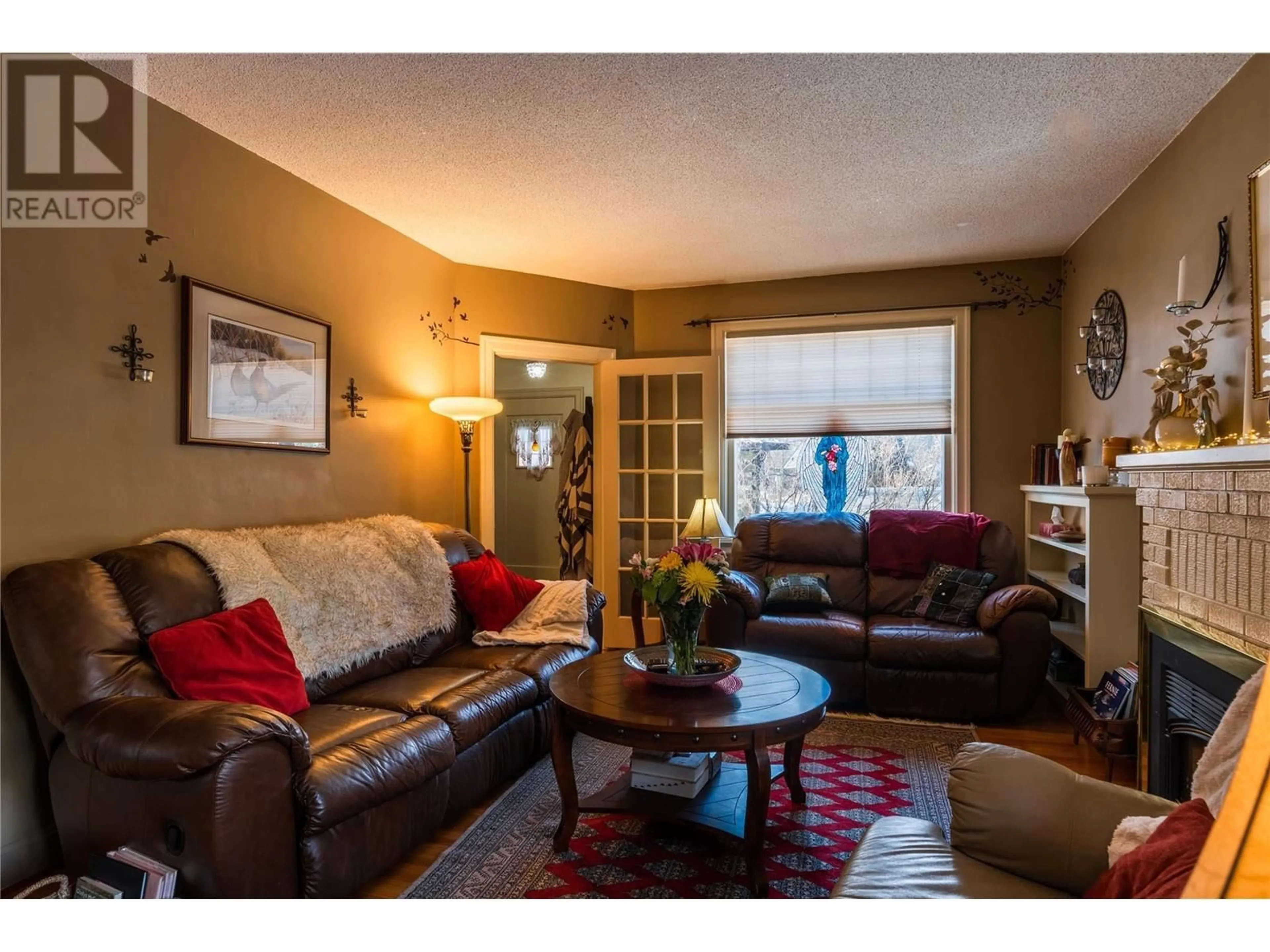 Living room with furniture, unknown for 399 MURRAY DRIVE, Warfield British Columbia V1R2J5