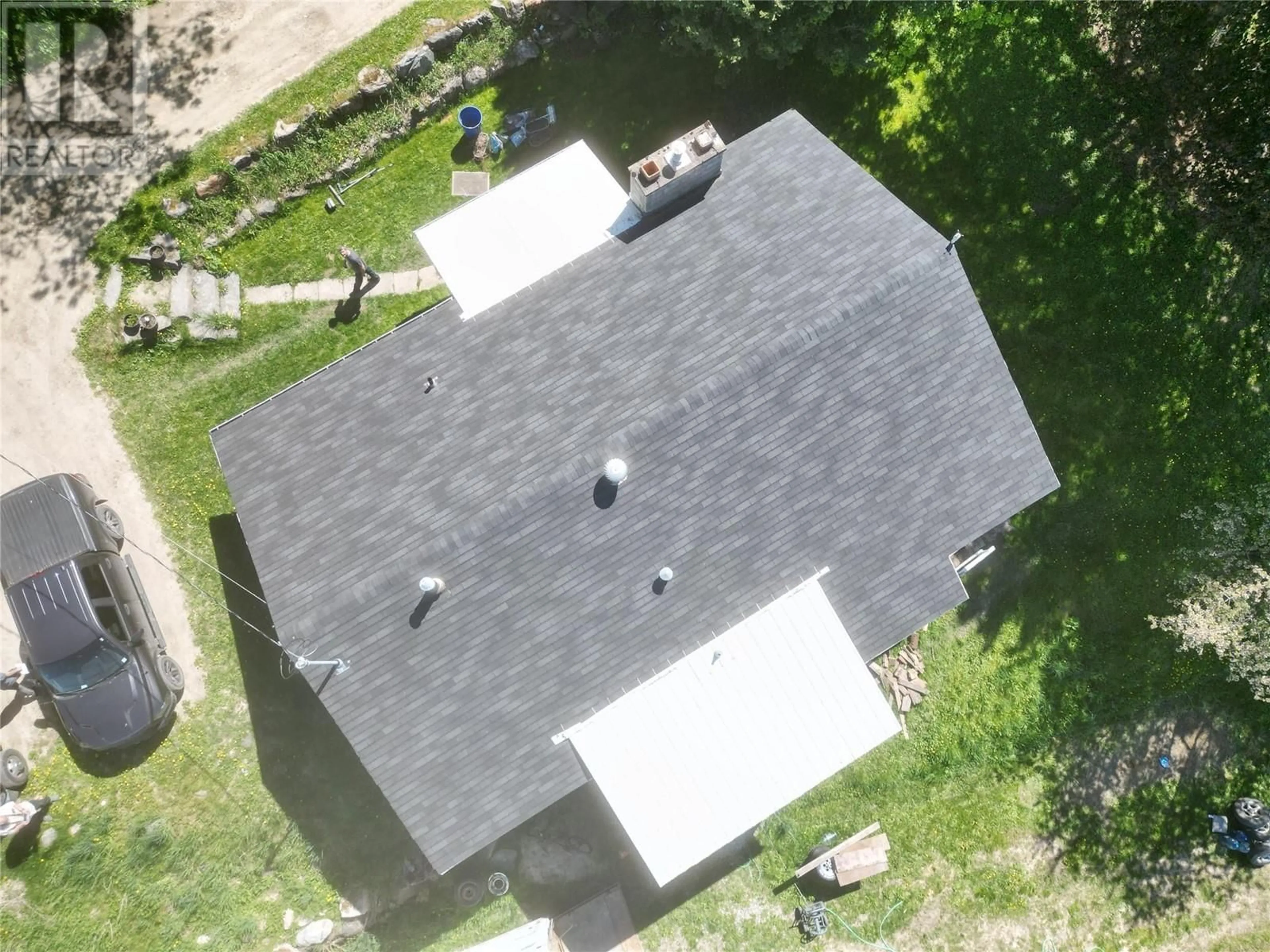 A pic from outside/outdoor area/front of a property/back of a property/a pic from drone, street for 2651 FOOTHILL ROAD SOUTHWEST, Salmon Arm British Columbia V1E1L7