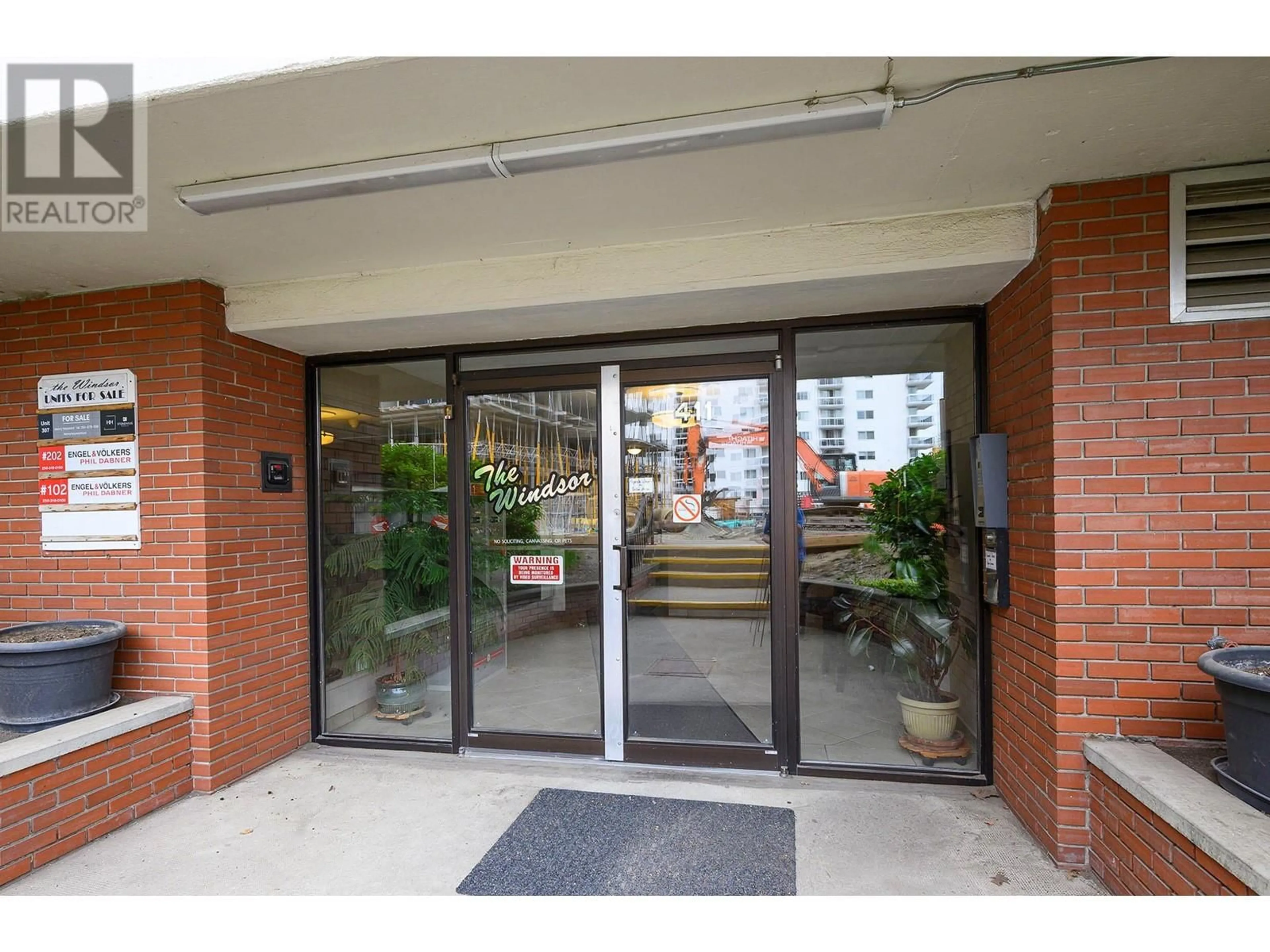 Indoor foyer for 302 - 411 NICOLA STREET, Kamloops British Columbia V2C2P7