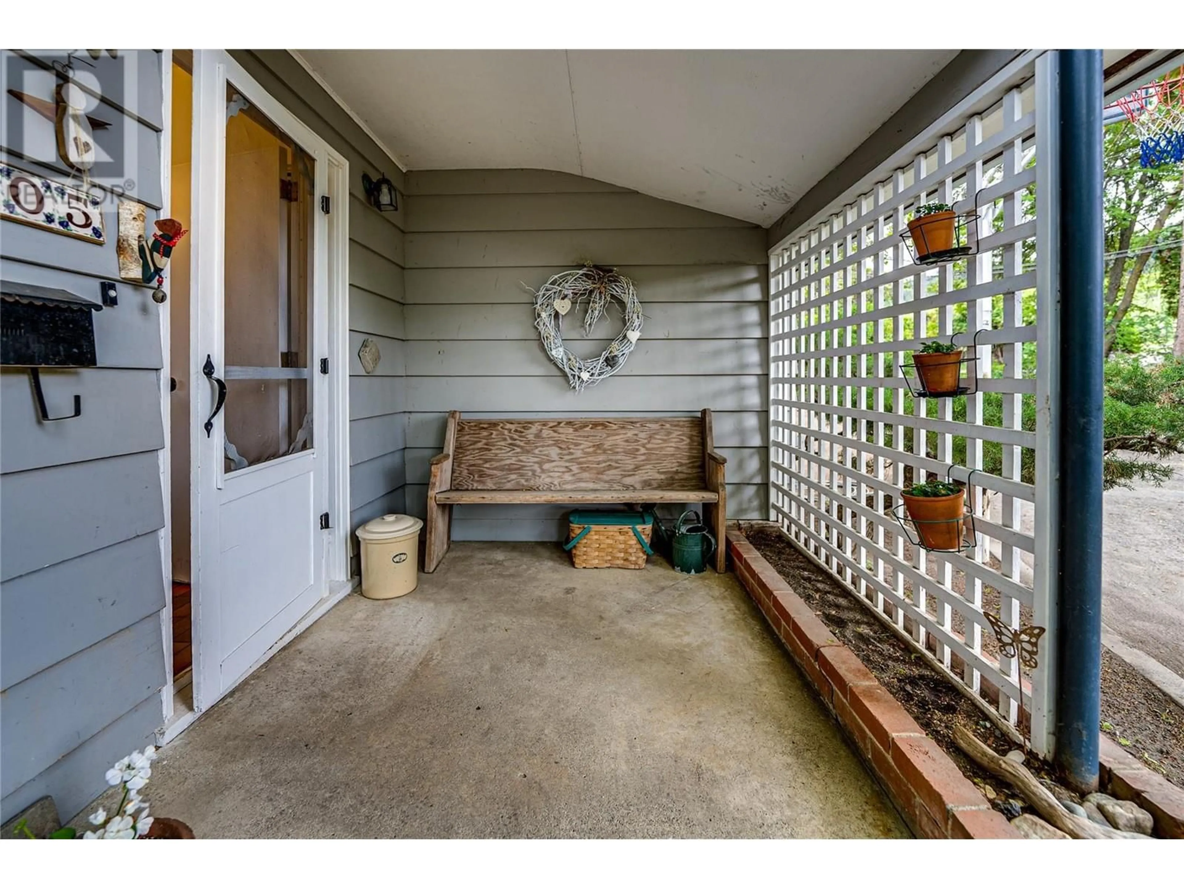 Indoor entryway for 12205 KIDSTON ROAD, Coldstream British Columbia V1B1S8