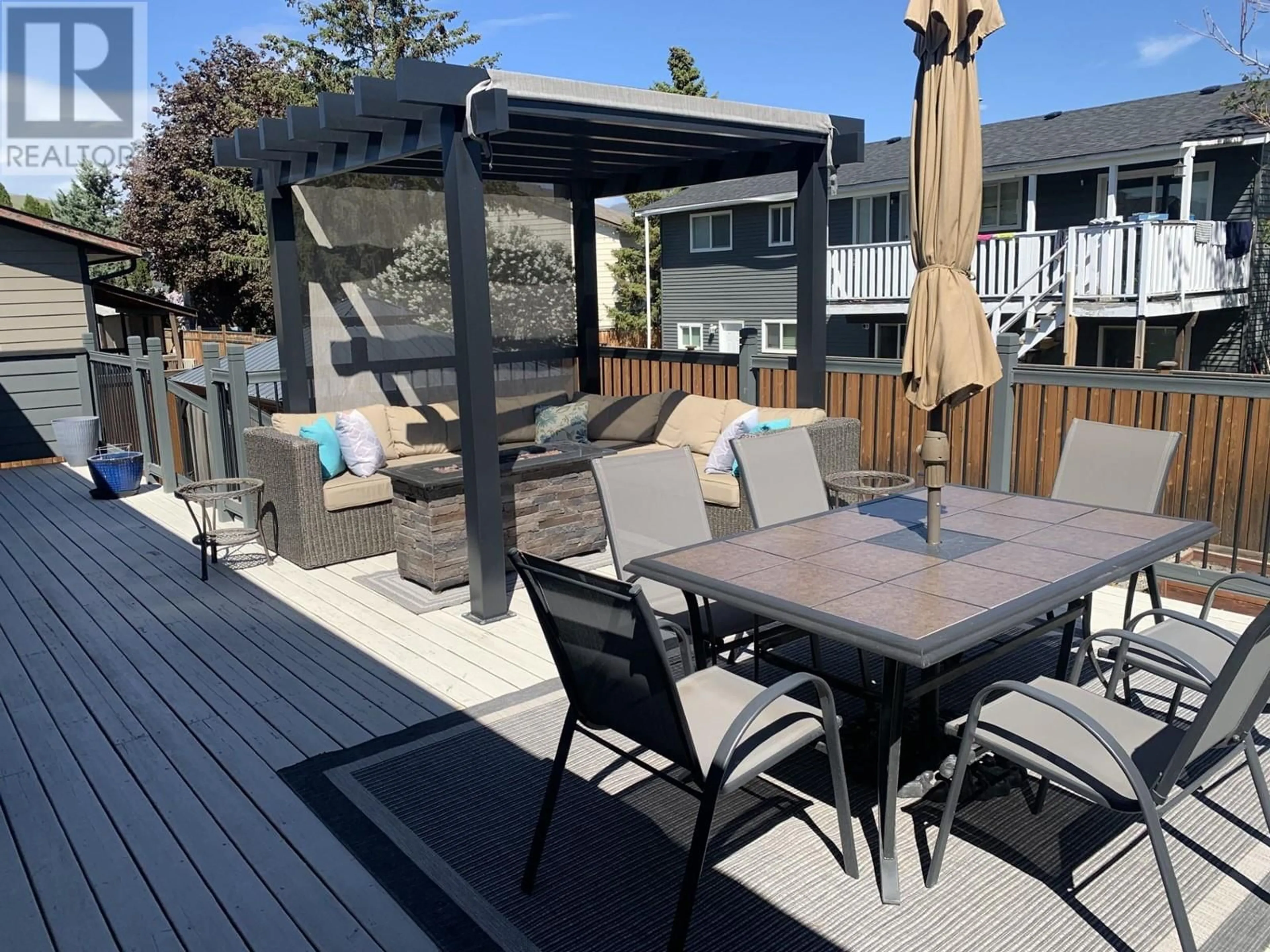Patio, street for 667 CAMBRIDGE CRESCENT, Kamloops British Columbia V2B5B7