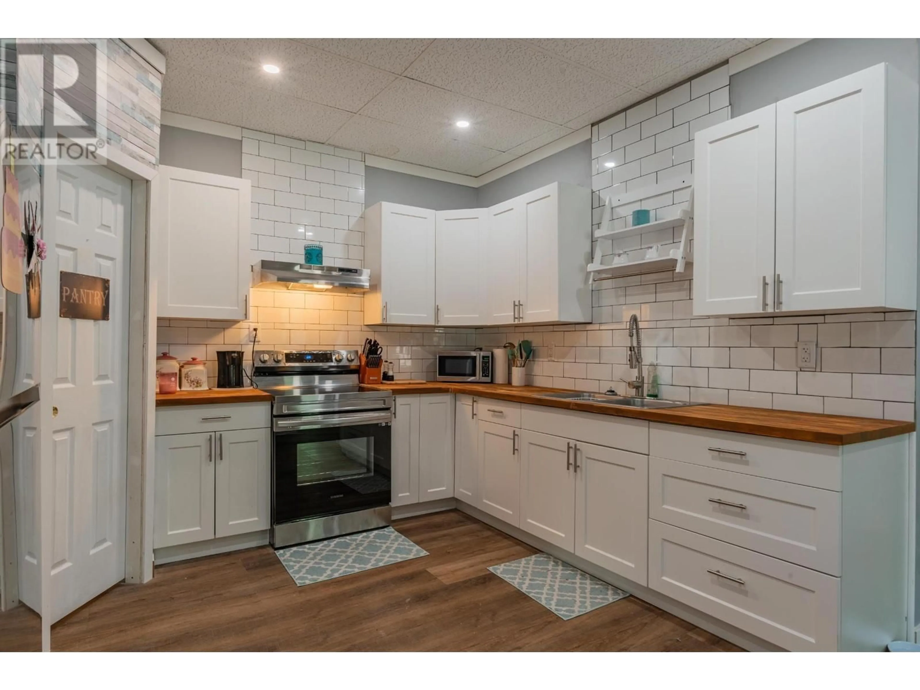 Open concept kitchen, unknown for 2194 SIXTH AVENUE, Trail British Columbia V1R3B7