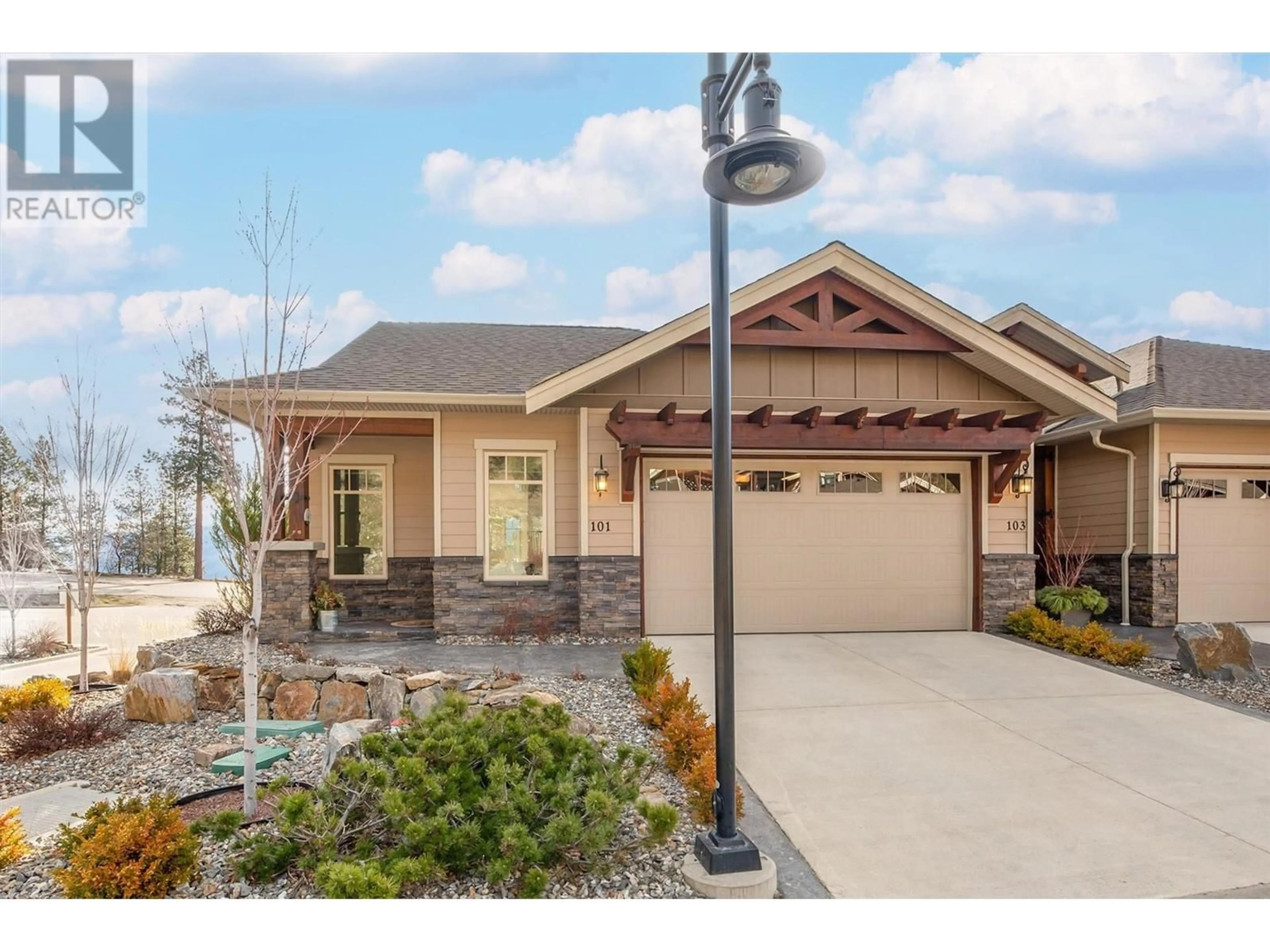 Home with vinyl exterior material, street for 101 - 4000 TRAILS PLACE, Peachland British Columbia V0H1X5