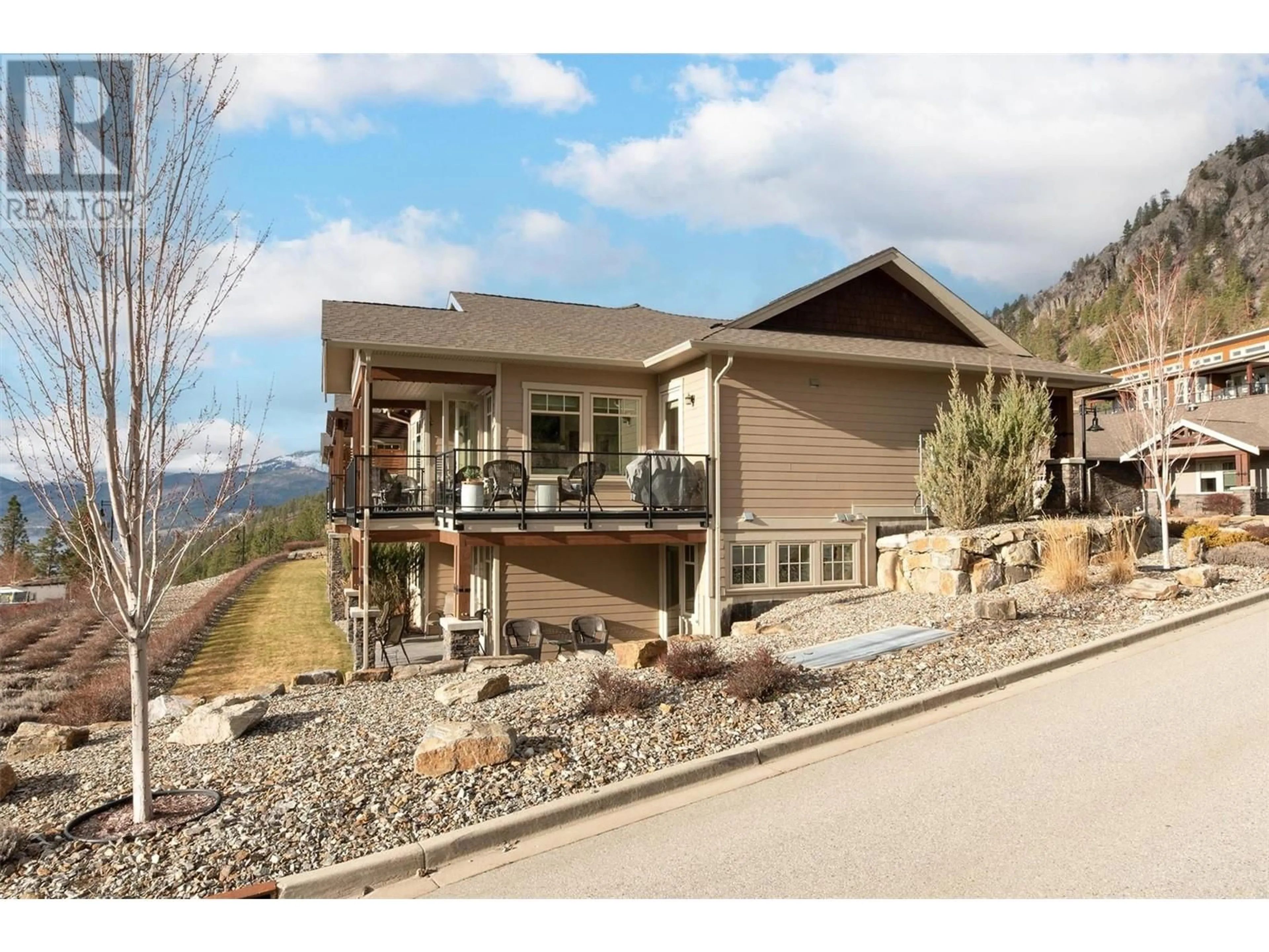 Home with vinyl exterior material, mountain view for 101 - 4000 TRAILS PLACE, Peachland British Columbia V0H1X5