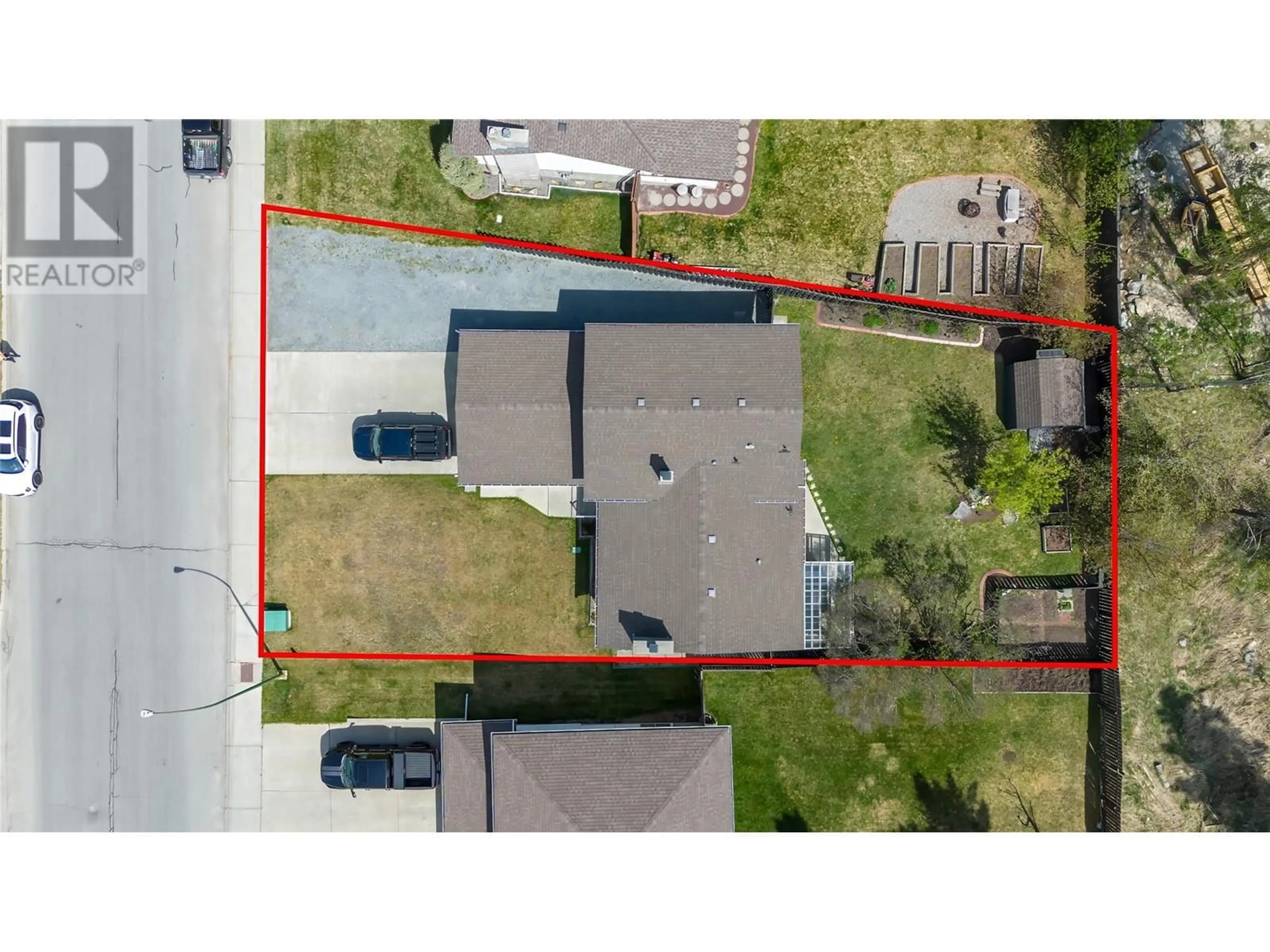 A pic from outside/outdoor area/front of a property/back of a property/a pic from drone, street for 3024 MOUNT ROYAL  N DRIVE, Cranbrook British Columbia V1C5R8