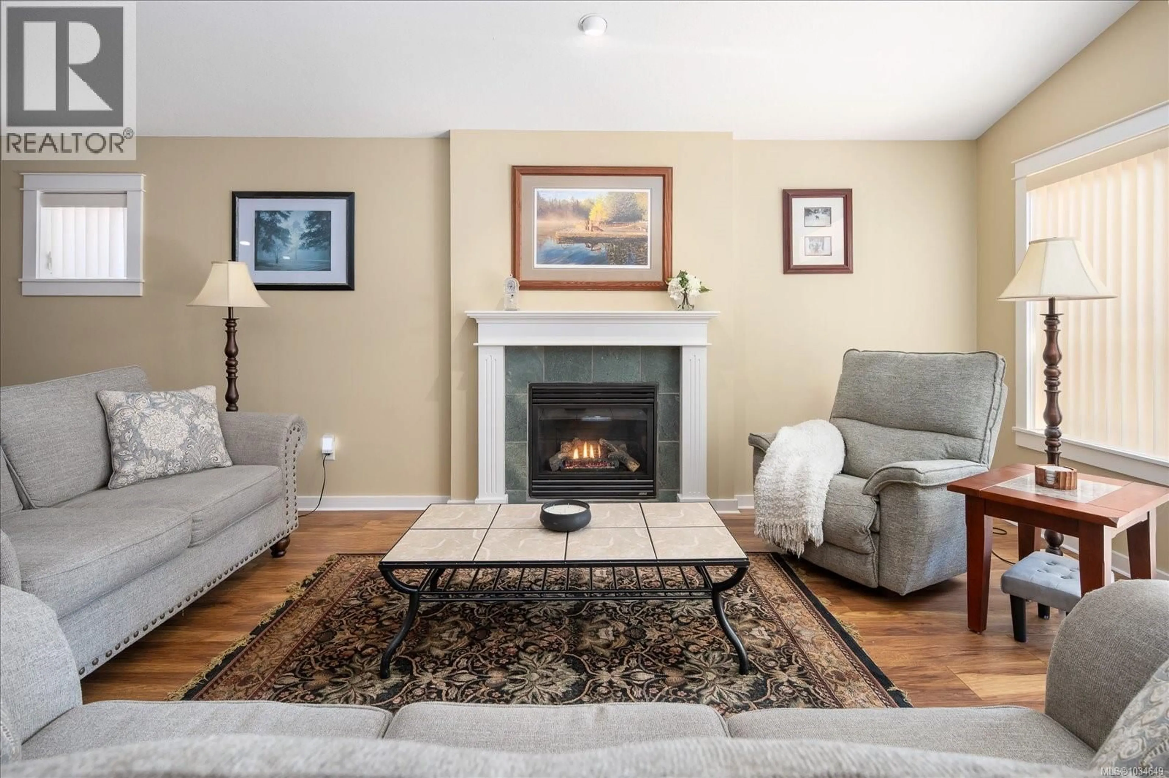 Living room with furniture, unknown for 136 MERIDIAN WAY, Parksville British Columbia V9P2Z2