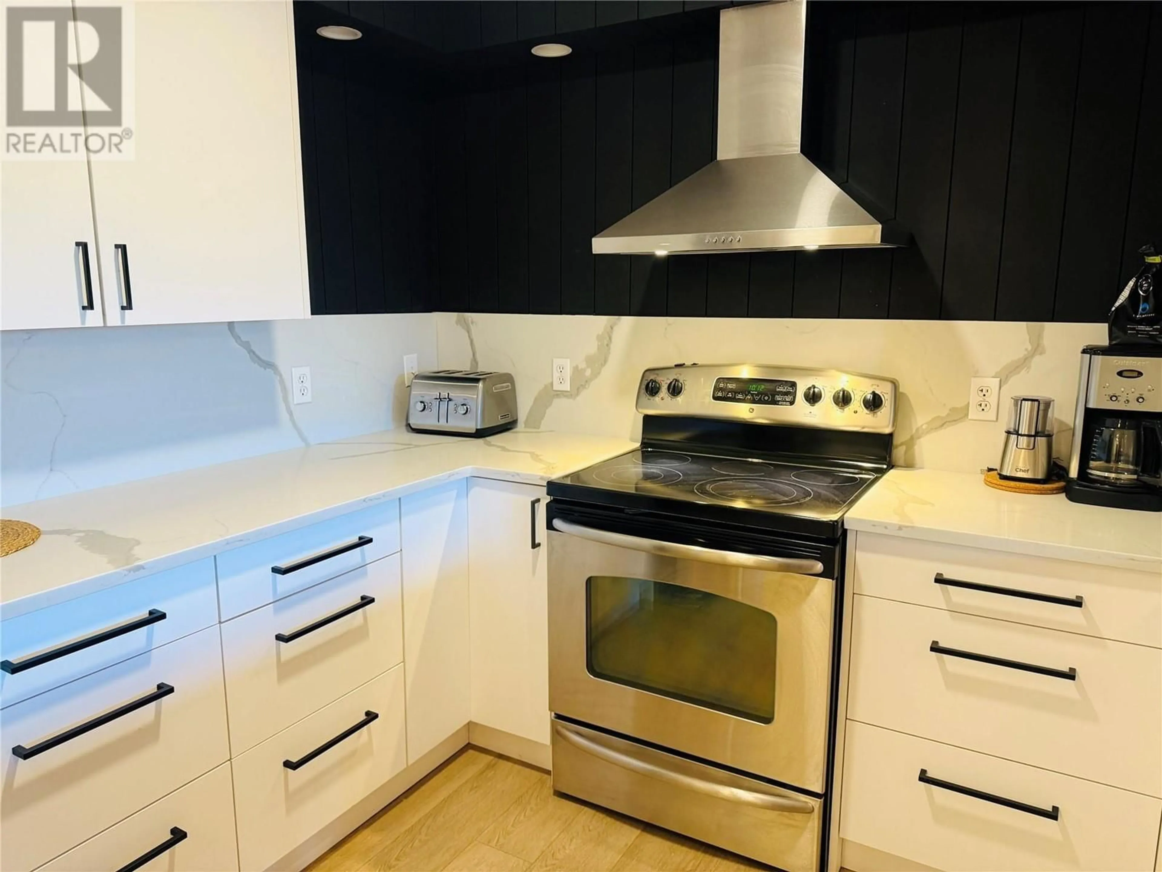 Standard kitchen, unknown for 2102 - 205 THIRD AVENUE, Invermere British Columbia V0A1K0