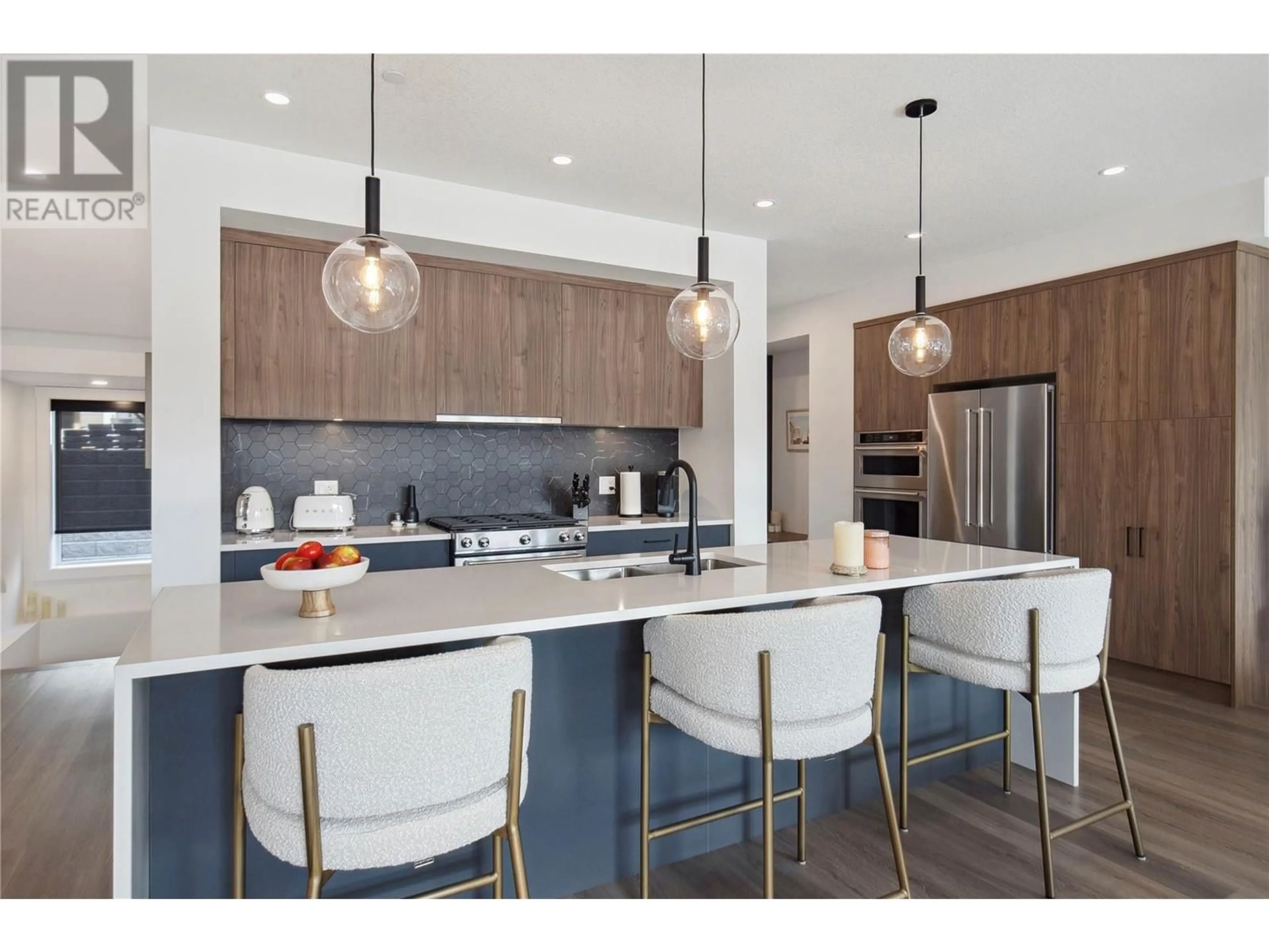 Contemporary kitchen, unknown for 502 - 2735 SHANNON LAKE ROAD, West Kelowna British Columbia V4T1V6