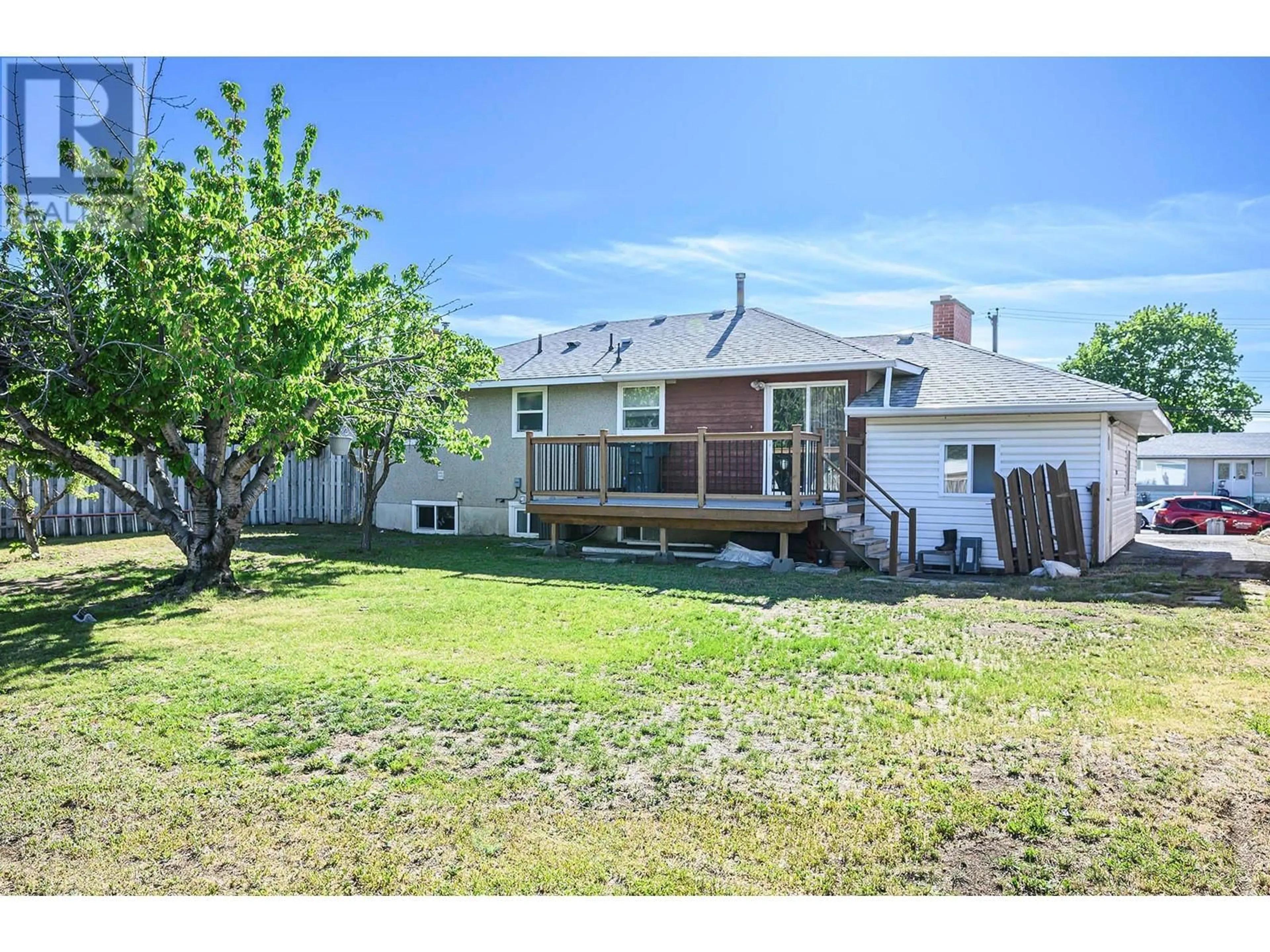 A pic from outside/outdoor area/front of a property/back of a property/a pic from drone, street for 740 10 STREET, Kamloops British Columbia V2B2Z7