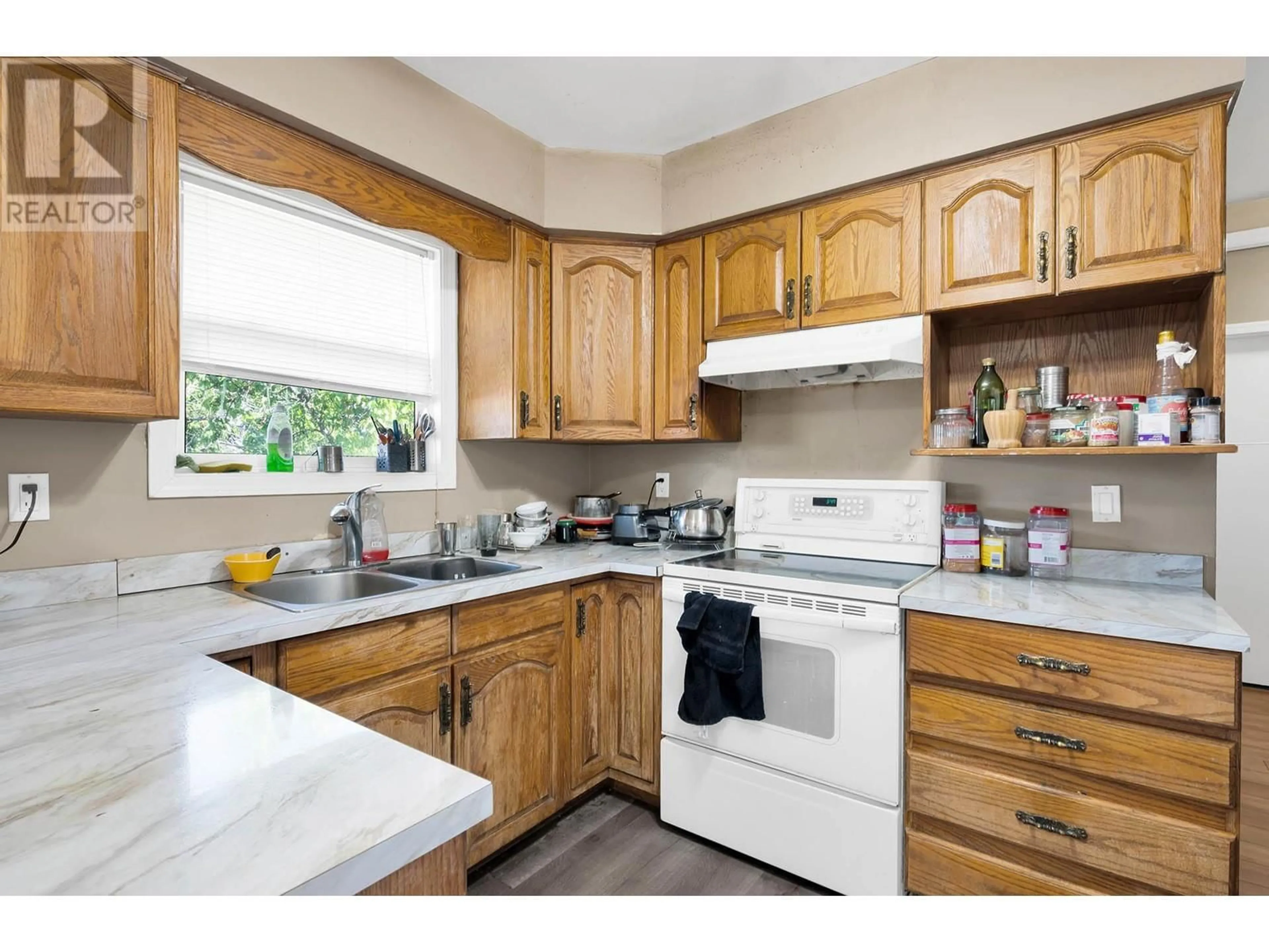 Standard kitchen, wood/laminate floor for 740 10 STREET, Kamloops British Columbia V2B2Z7