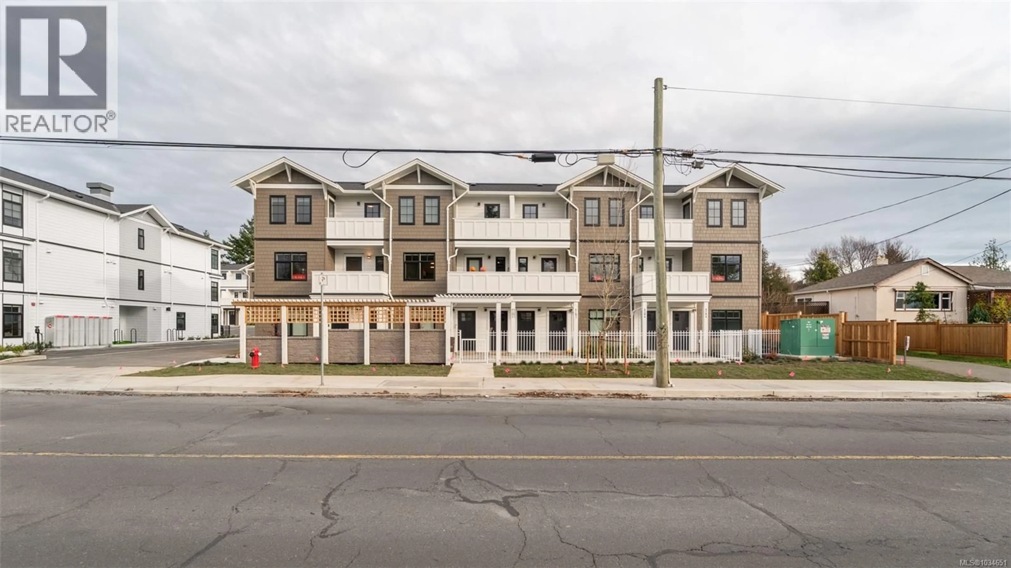 Blurry image for 4201 - 4201 TYNDALL AVENUE, Saanich British Columbia V8N0C4