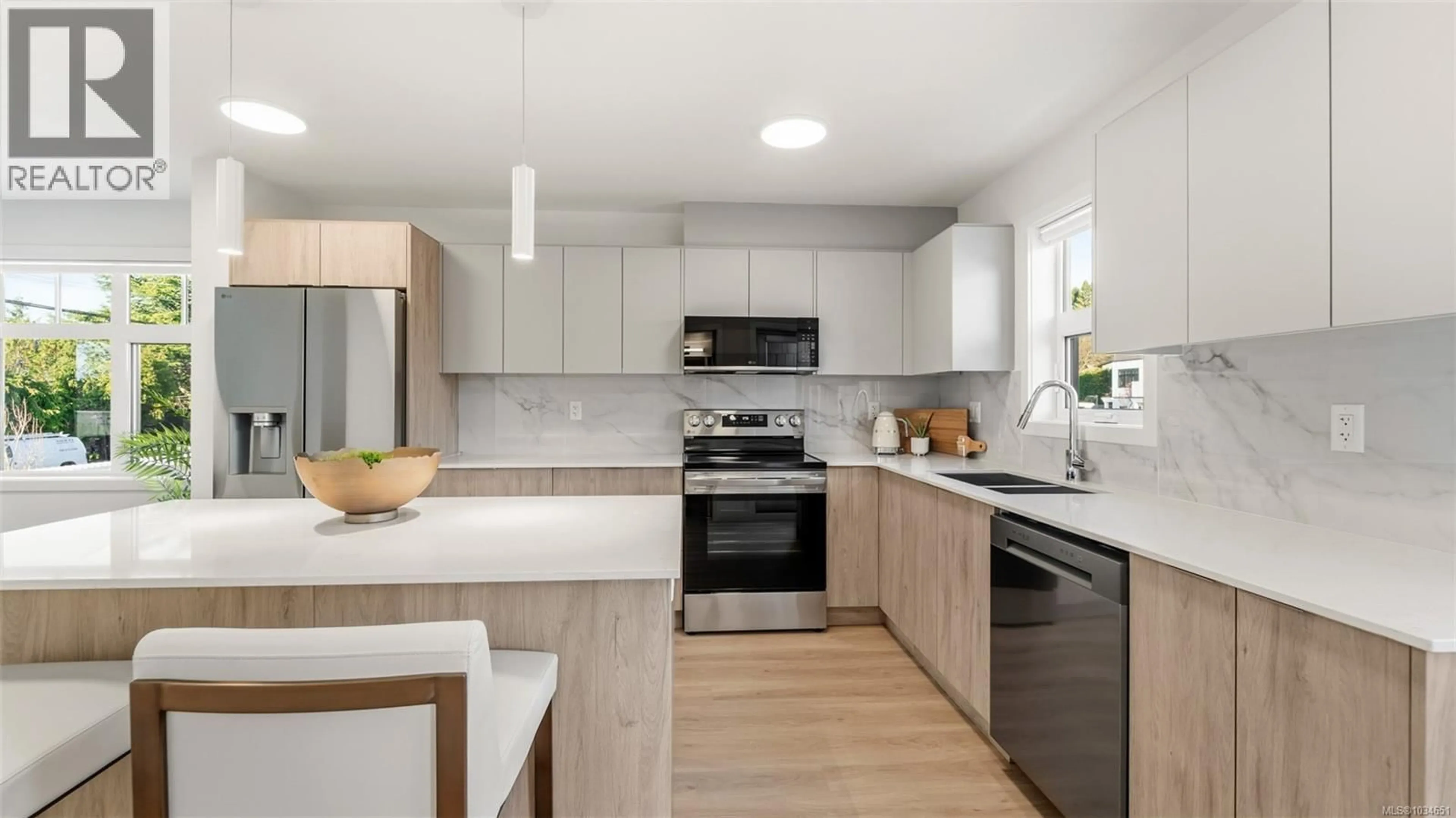 Open concept kitchen, unknown for 4201 - 4201 TYNDALL AVENUE, Saanich British Columbia V8N0C4
